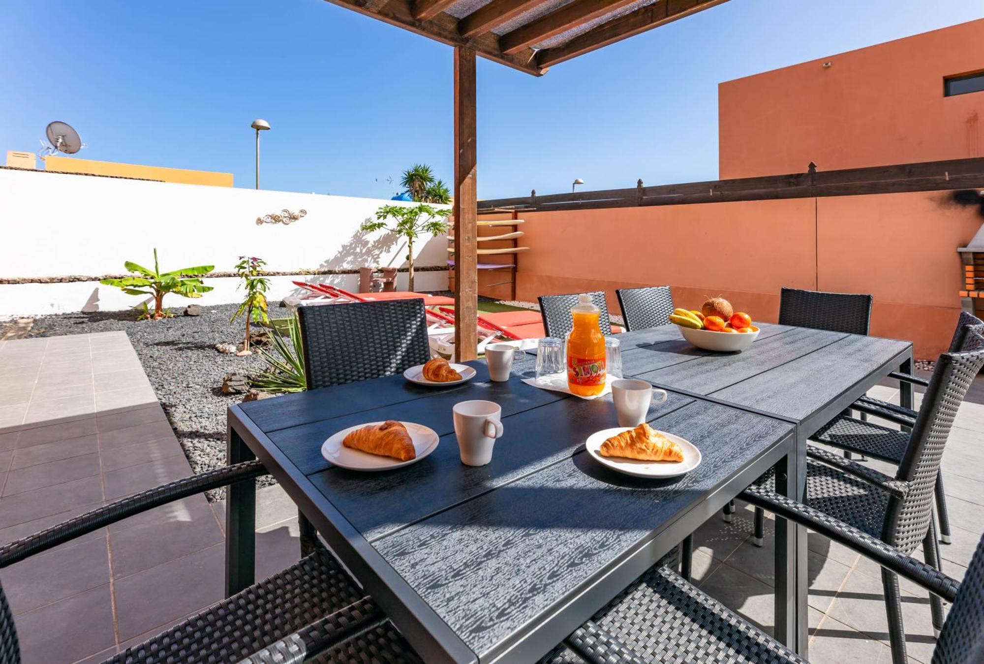 Sunrise Surf House, Big Garden, Hot Tub, Parking, Super-fast Free Wi-fi