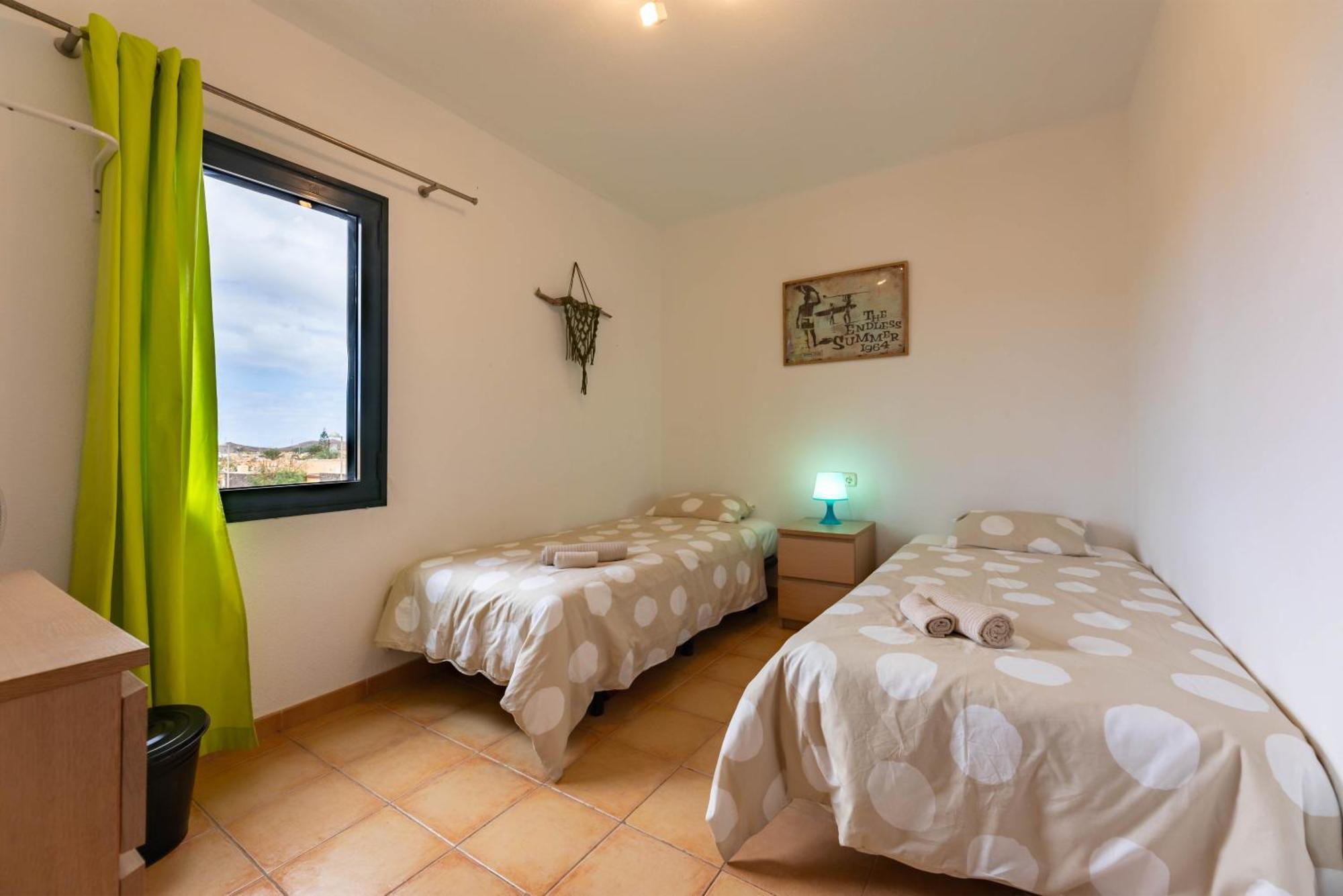 Sunrise Surf House, Big Garden, Hot Tub, Parking, Super-fast Free Wi-fi *