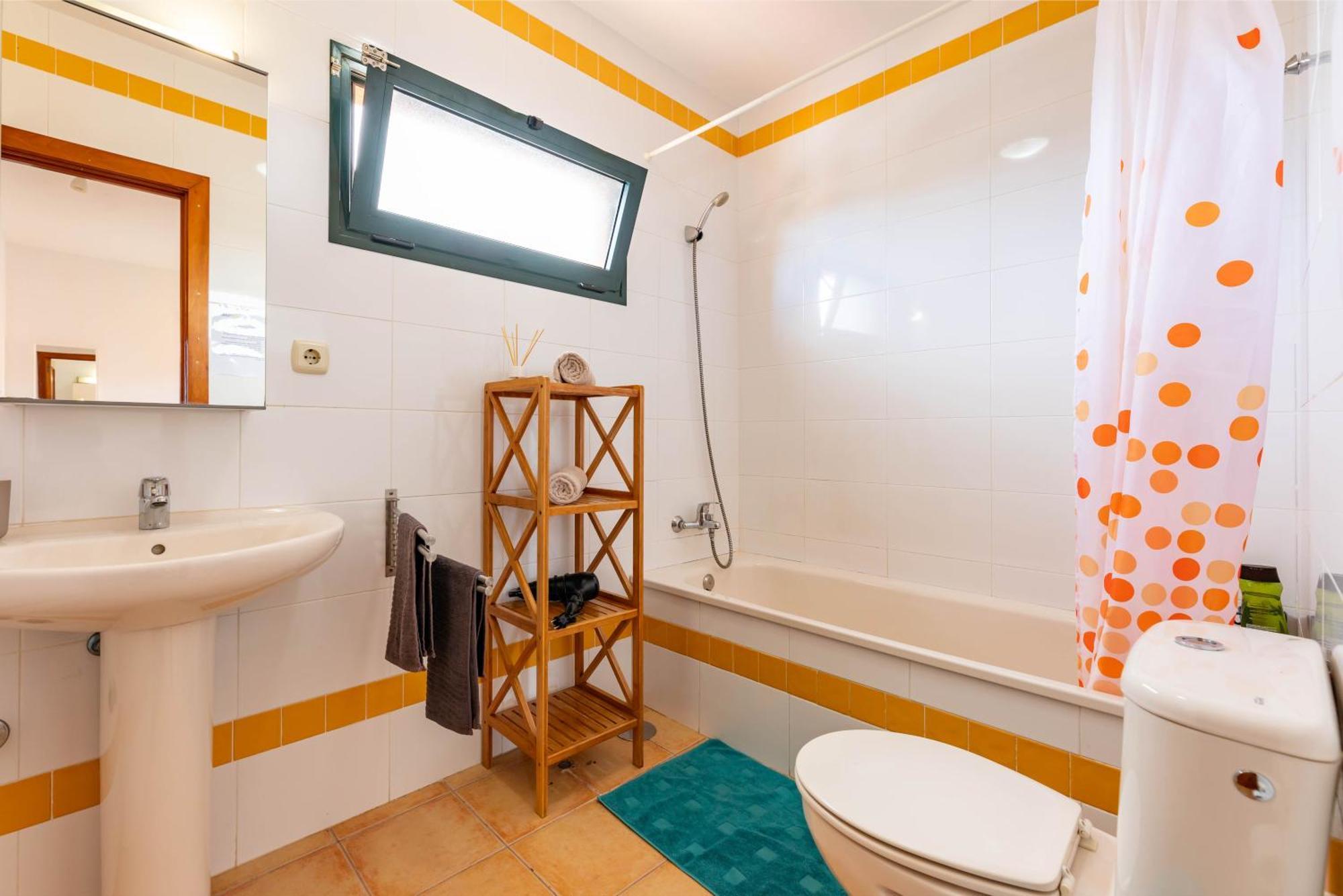 Сasa de vacaciones Sunrise Surf House, Big Garden, Hot Tub, Parking, Super-fast Free Wi-fi *