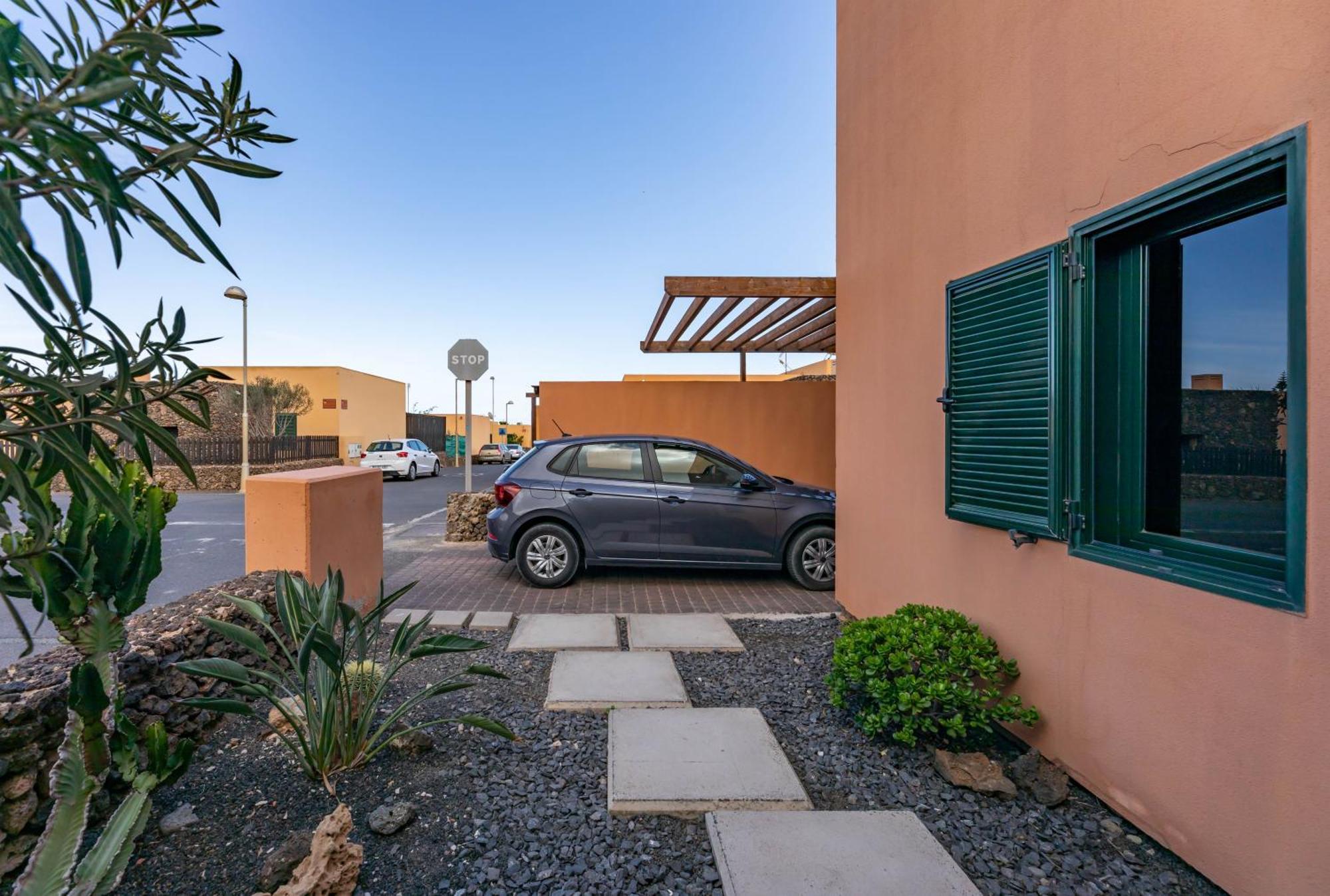 Sunrise Surf House, Big Garden, Hot Tub, Parking, Super-fast Free Wi-fi