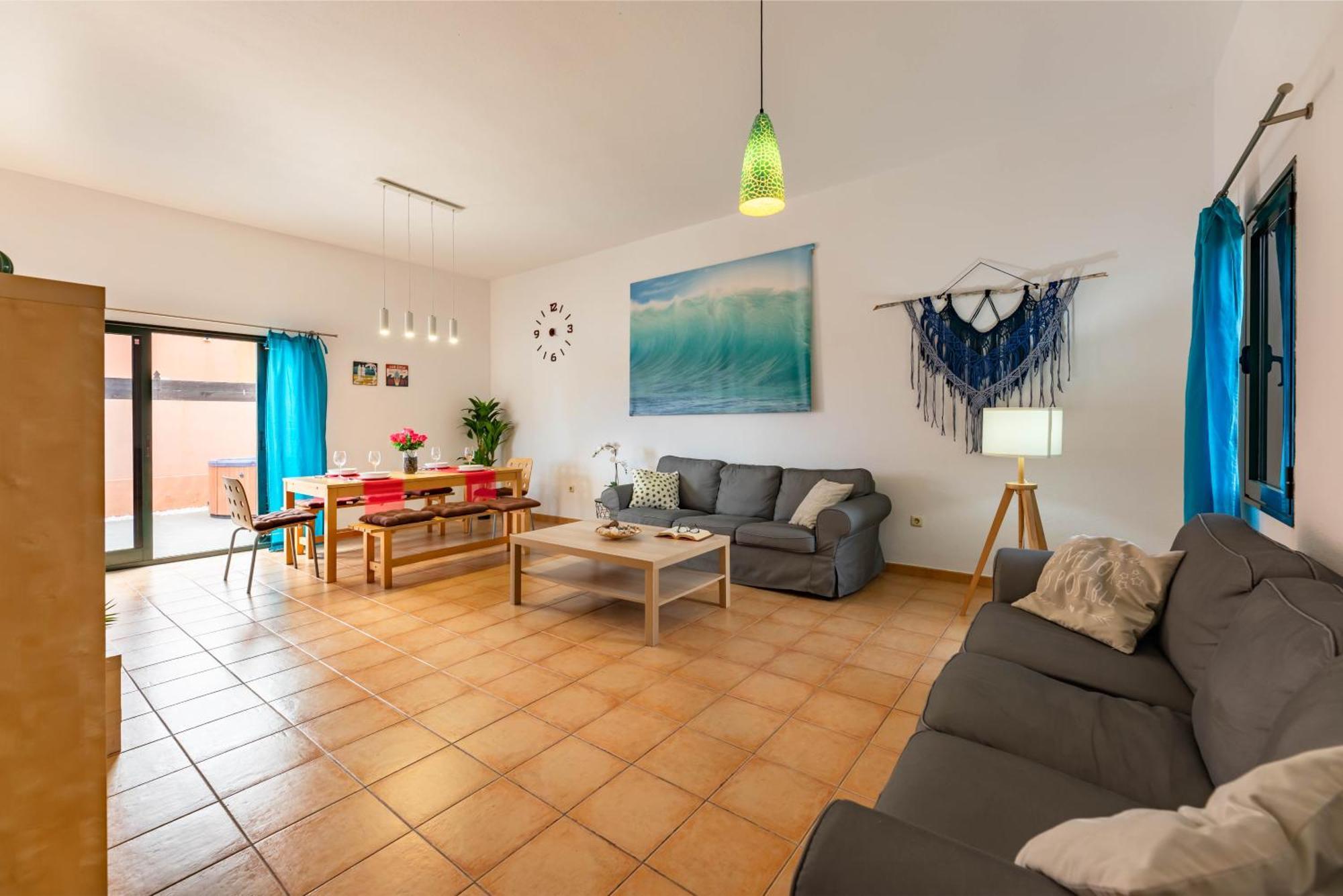 Sunrise Surf House, Big Garden, Hot Tub, Parking, Super-fast Free Wi-fi Сasa de vacaciones