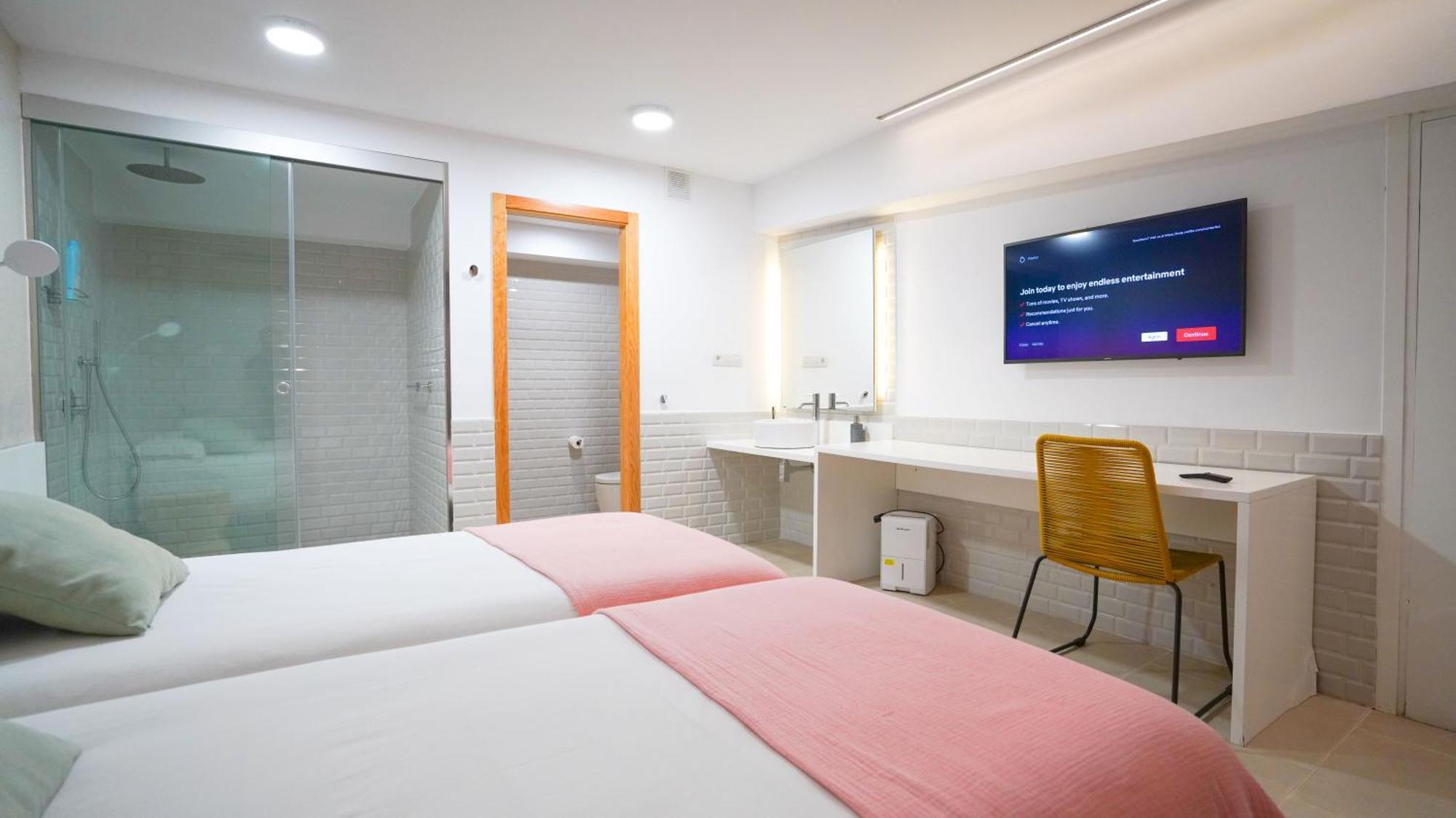 Oceanside Luxury Loft - Fast Wi-fi - Workstations Apartment