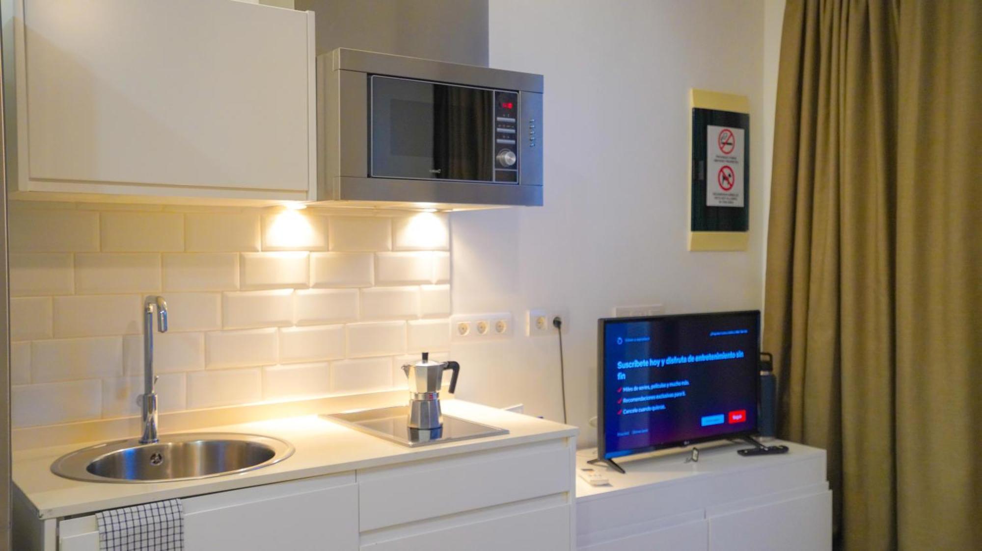 Apartment Oceanside Luxury Loft - Fast Wi-fi - Workstations *