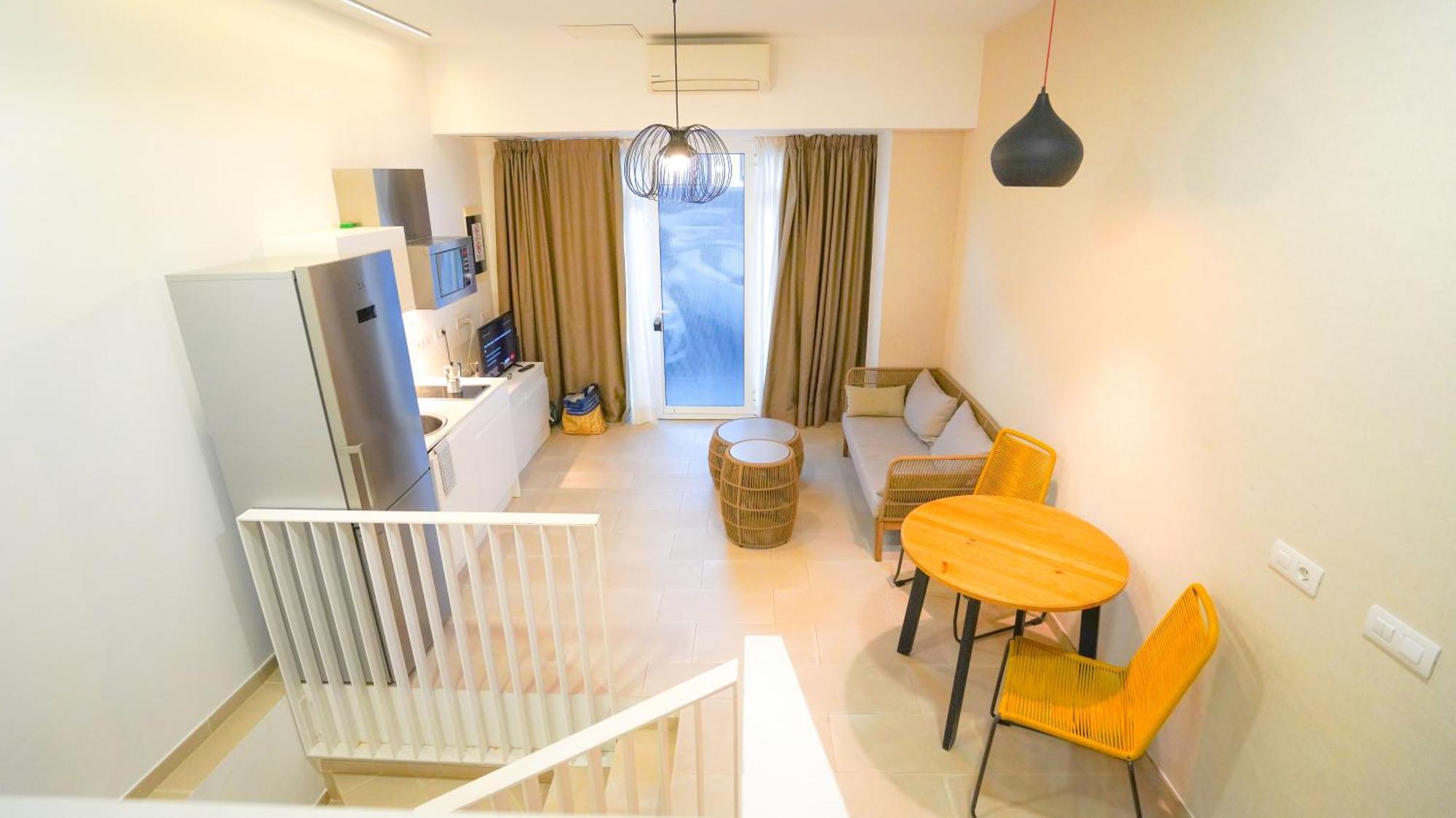 Oceanside Luxury Loft - Fast Wi-fi - Workstations Apartment *