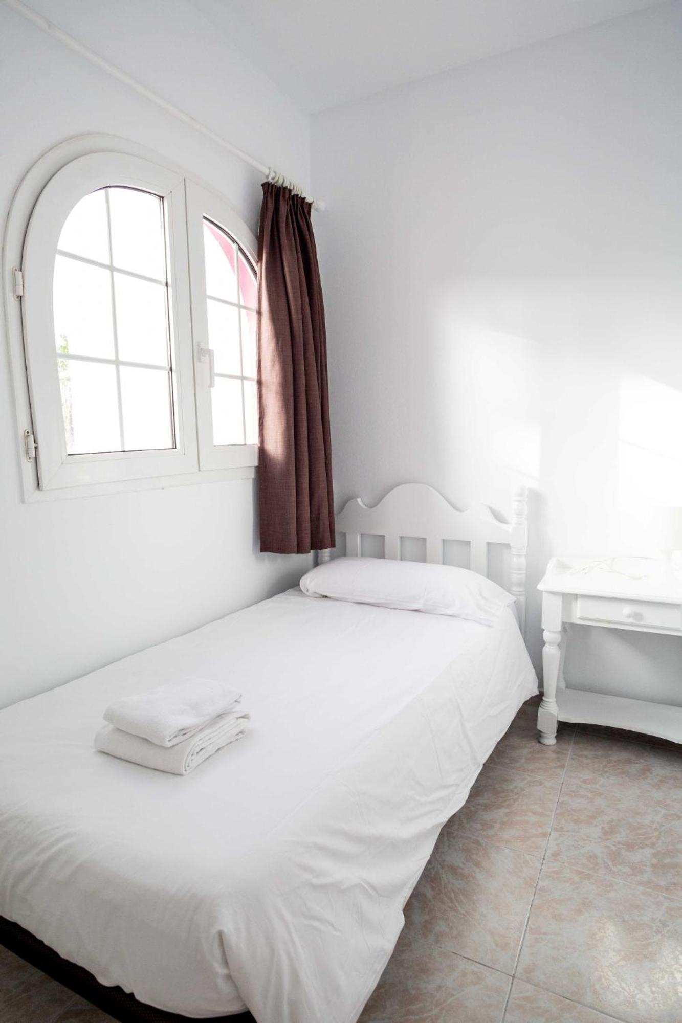 Galera Boutique Art With Private Pools, Free Wifi & Bbq, By Amazzzing Travel