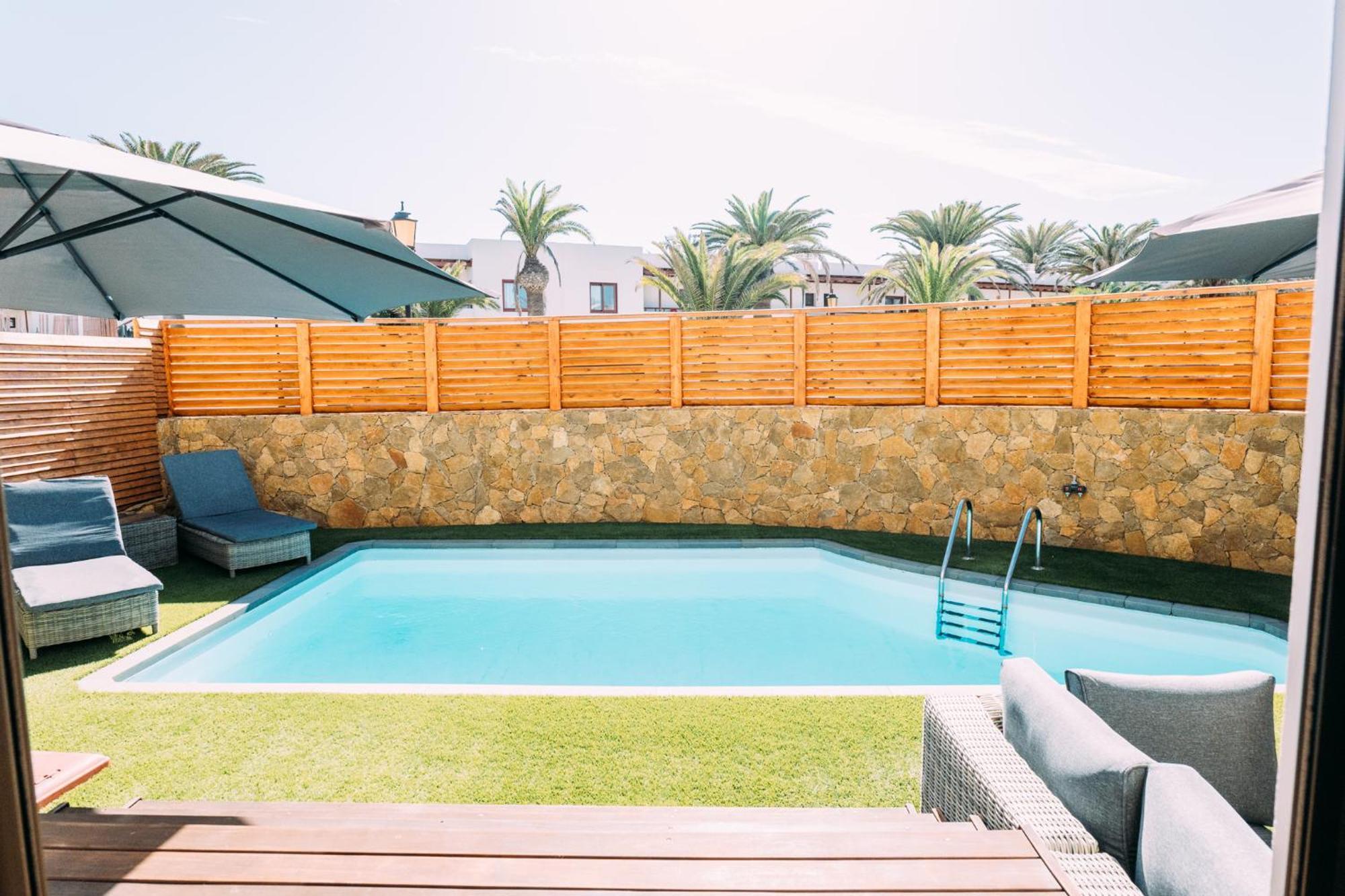 Paradise House: Piscina Privada, Playa 100m Villa *