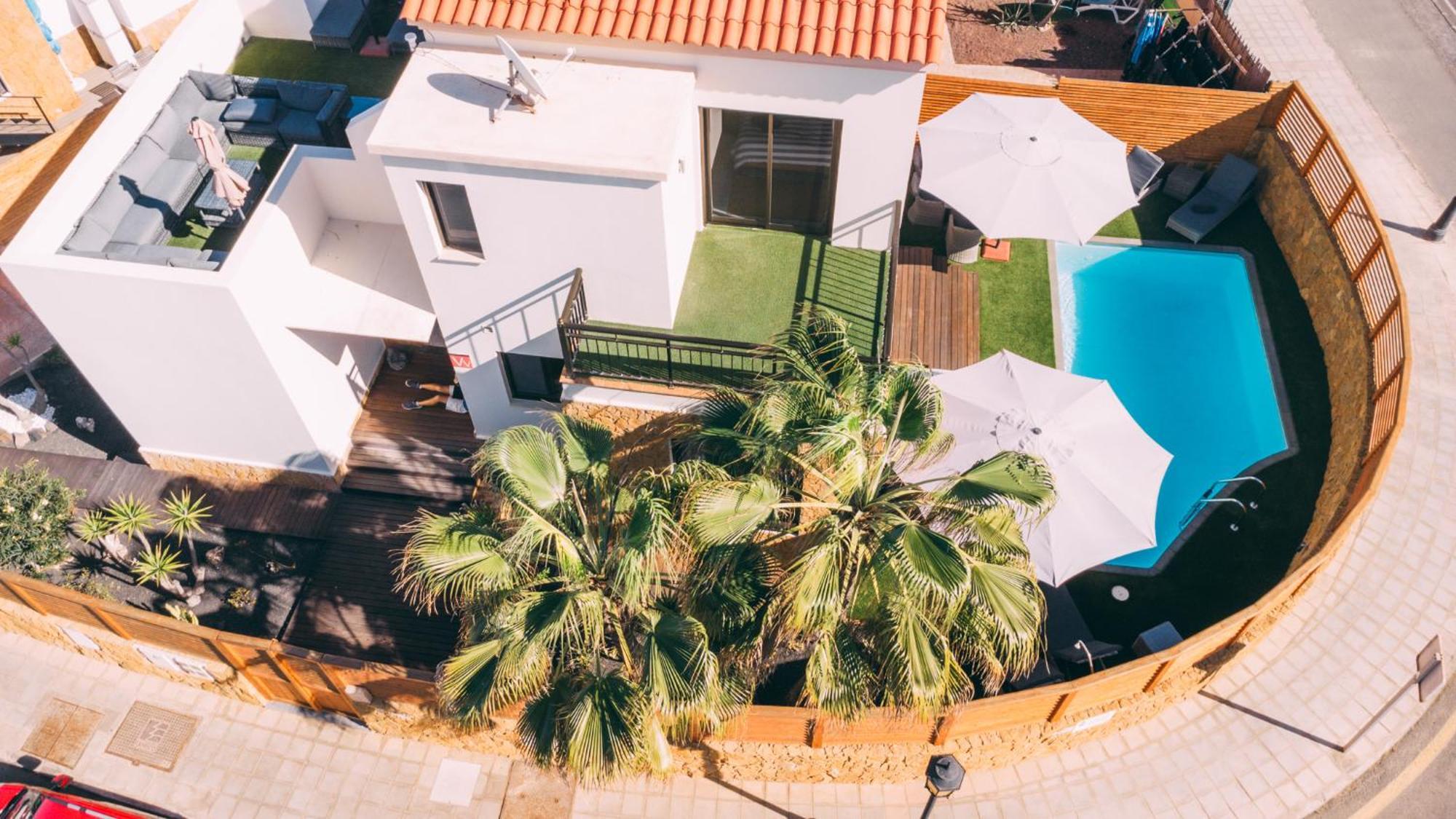 Paradise House: Piscina Privada, Playa 100m Villa