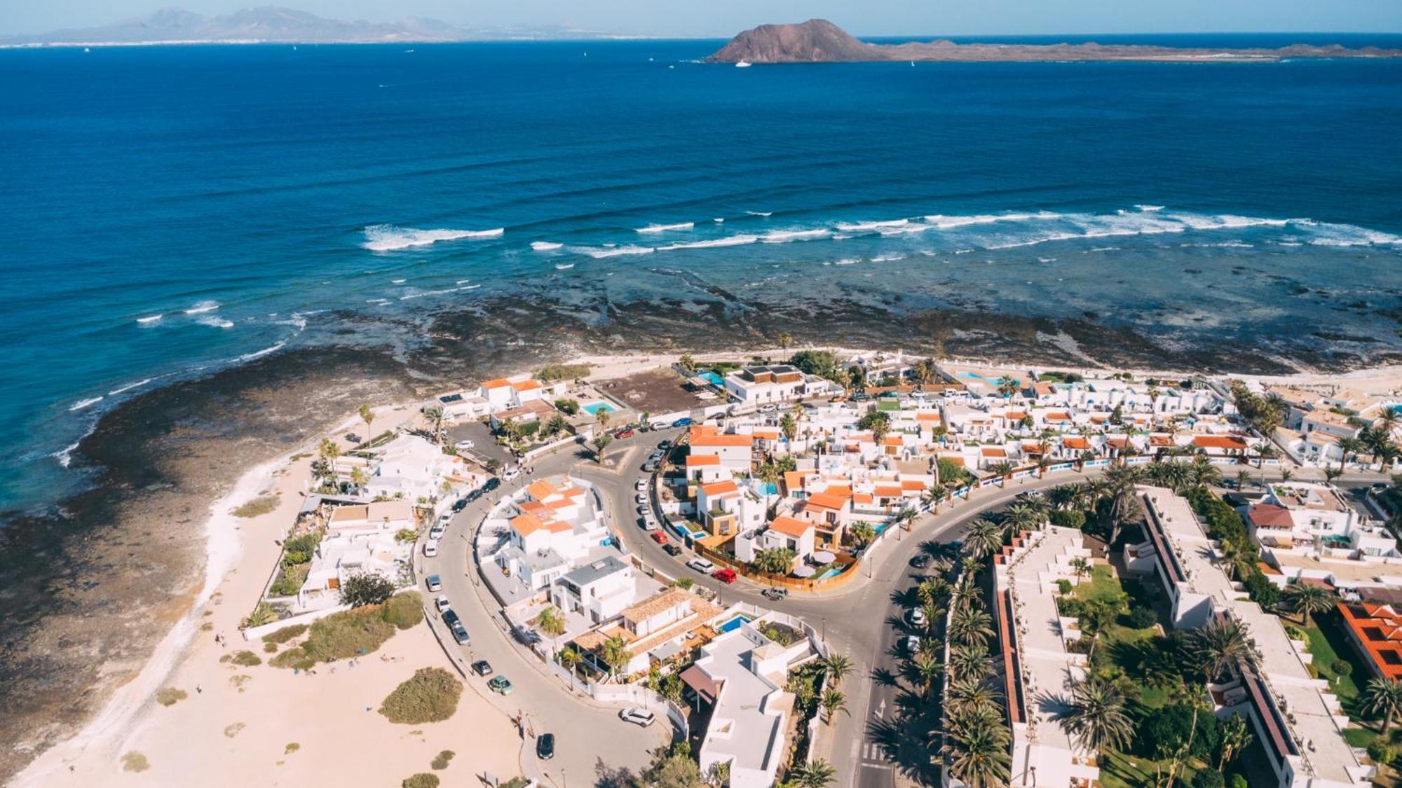Paradise House: Piscina Privada, Playa 100m Villa Corralejo