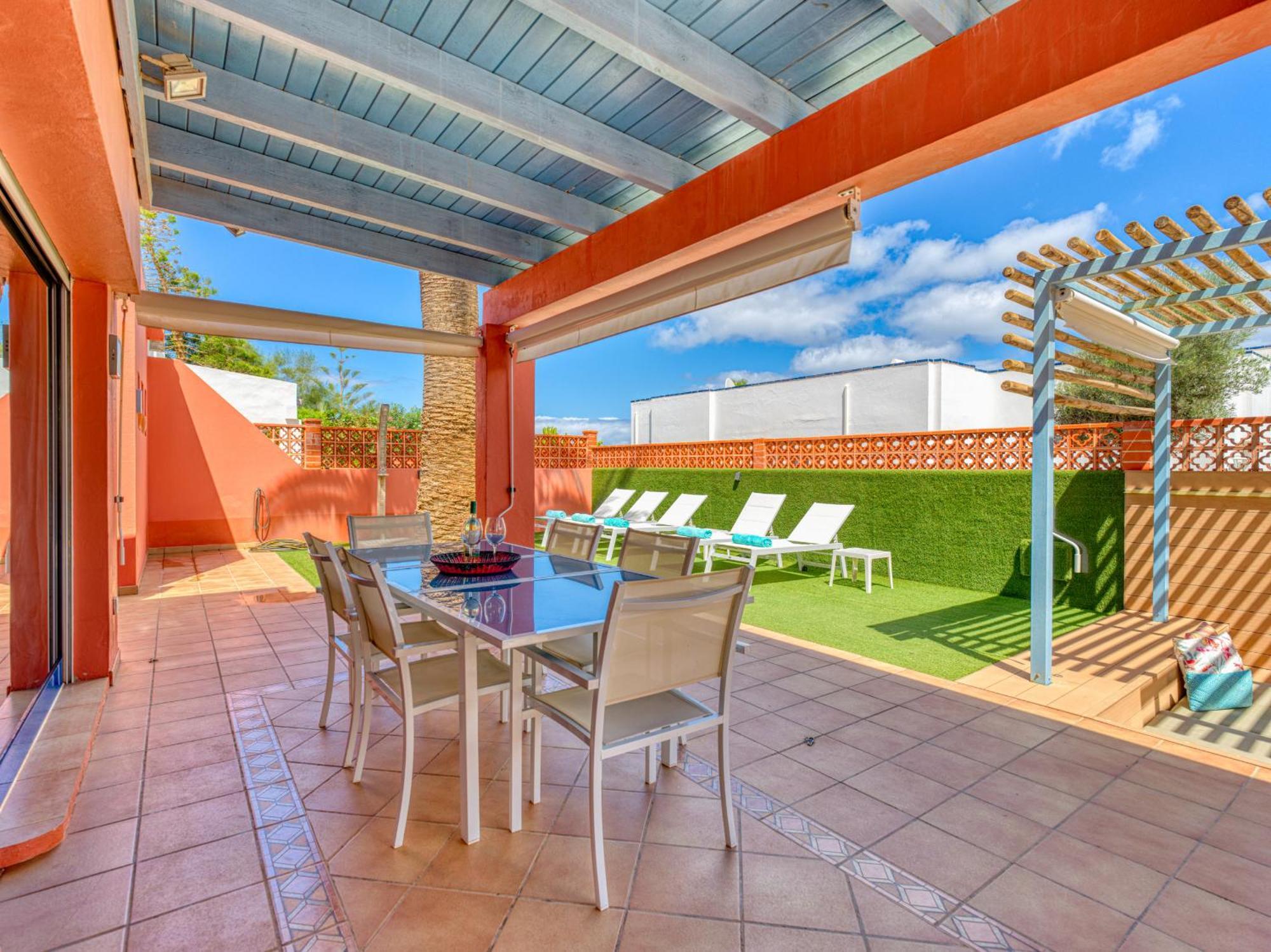 Long By Canariasgetaway Villa *