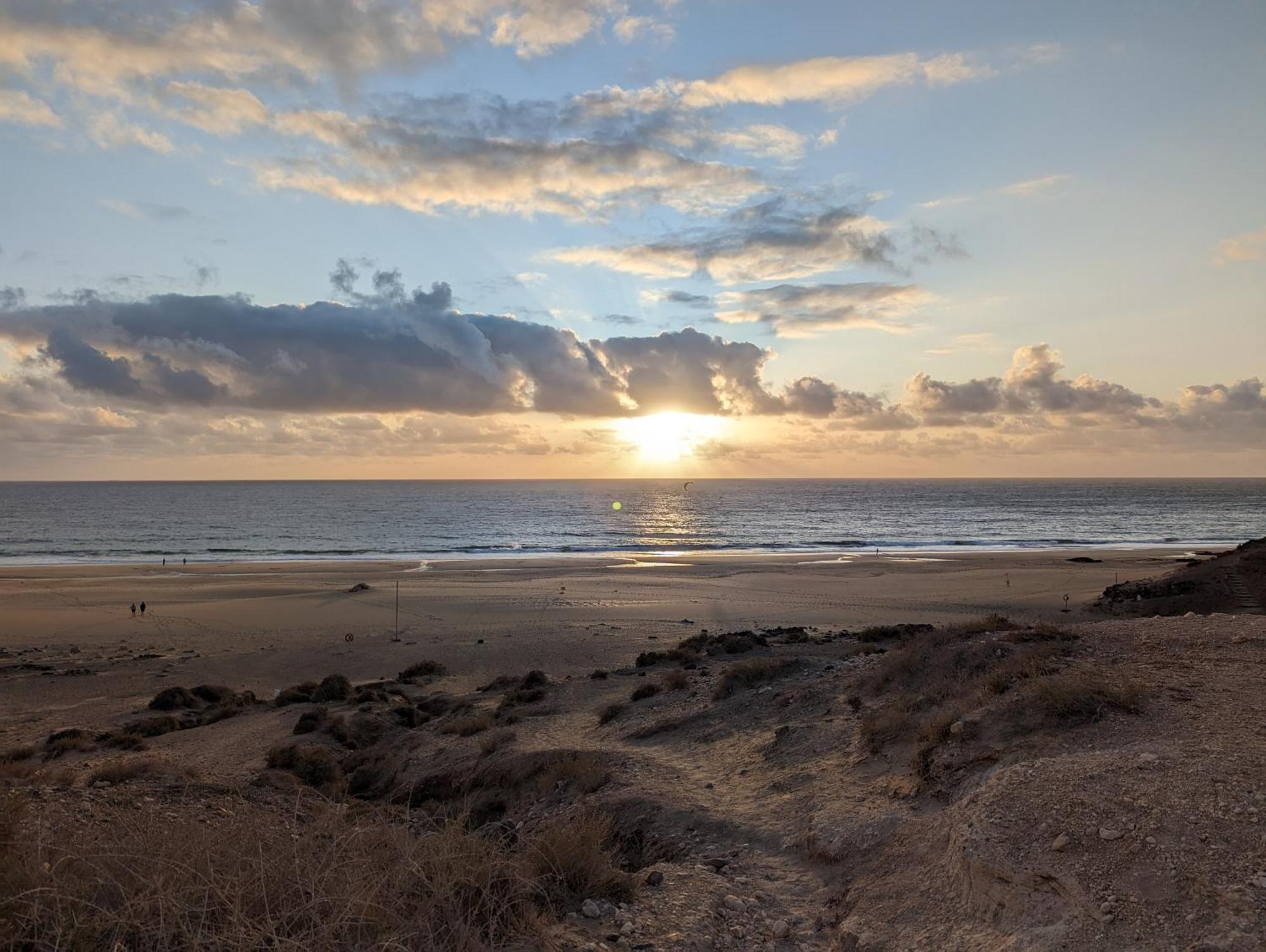 Sunrise Surf House, Big Garden, Hot Tub, Parking, Super-fast Free Wi-fi