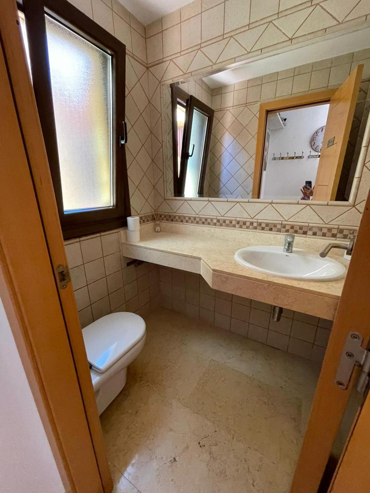 Sunset 4 Bedroom 200m To Beach+fast Wifi Villa