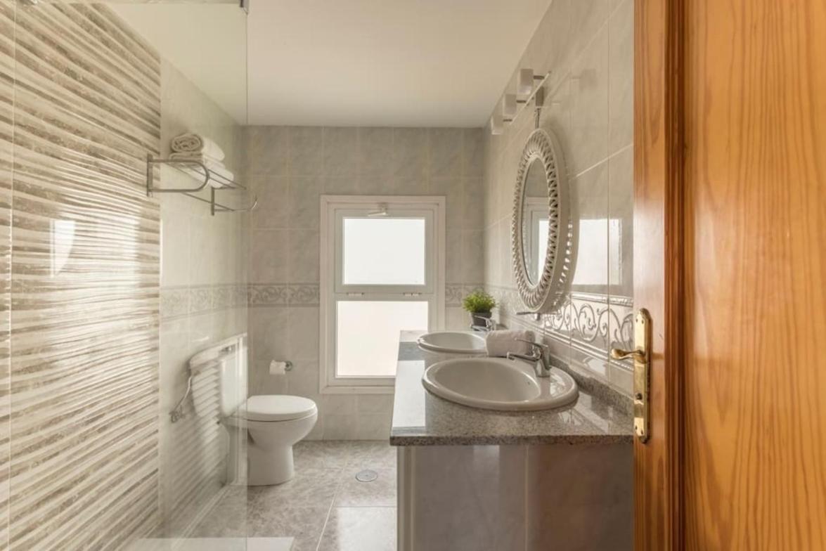Beachfront Remos: Lobos Island View & Private Pool Villa Corralejo