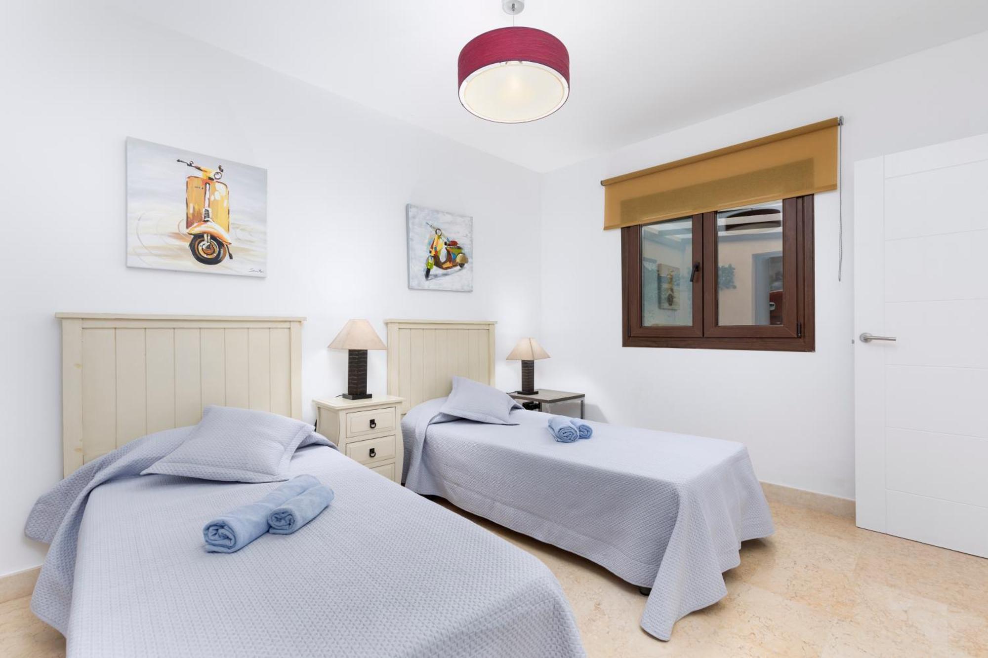 Sunset 4 Bedroom 200m To Beach+fast Wifi *