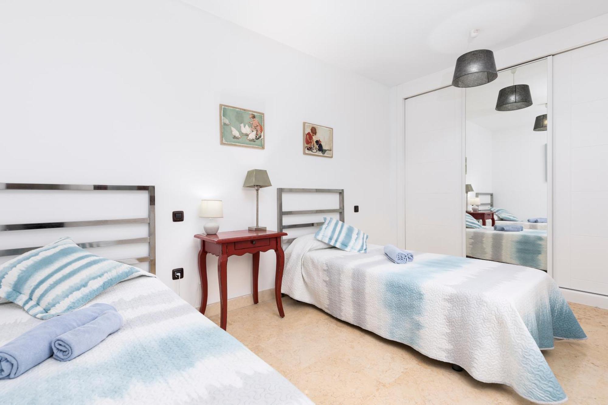 Sunset 4 Bedroom 200m To Beach+fast Wifi