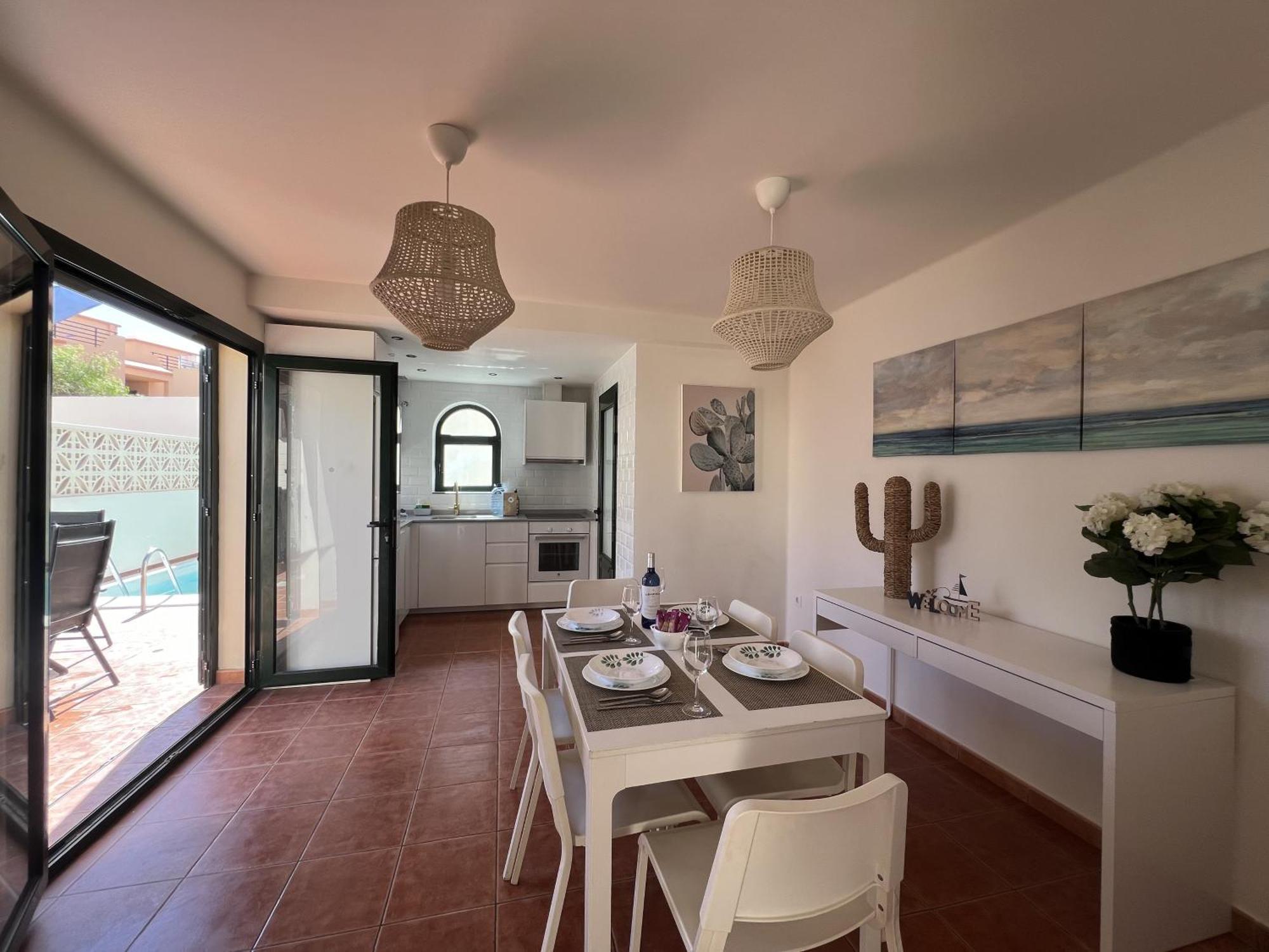 Villa Olympia House Lovely, Close To Town And Beaches With Private Pool & Fast Wifi *