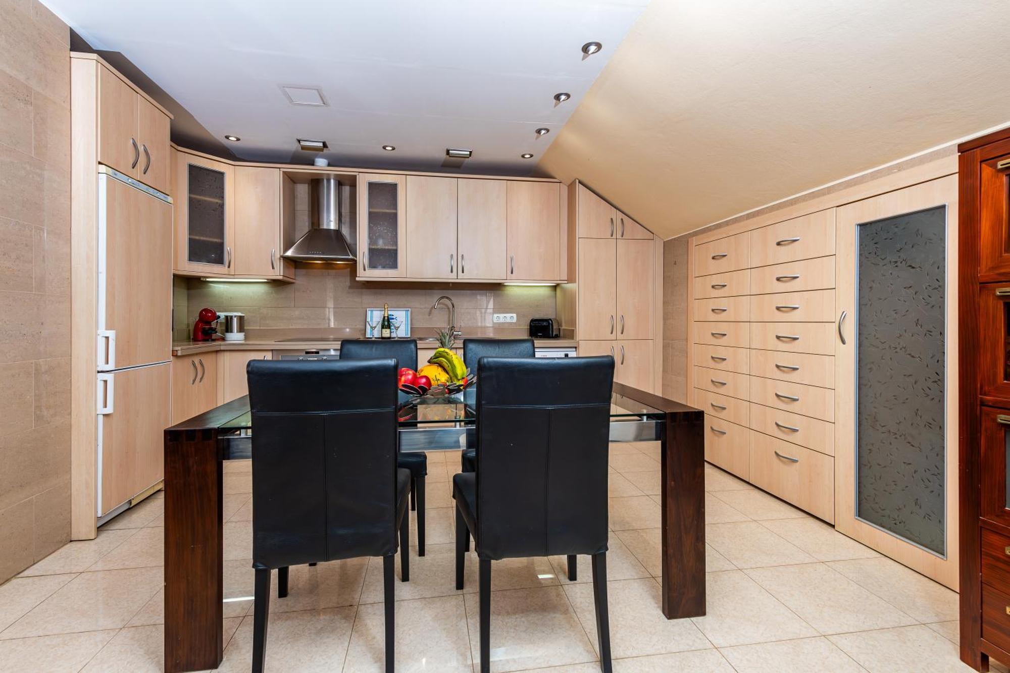 Apartment Calas *