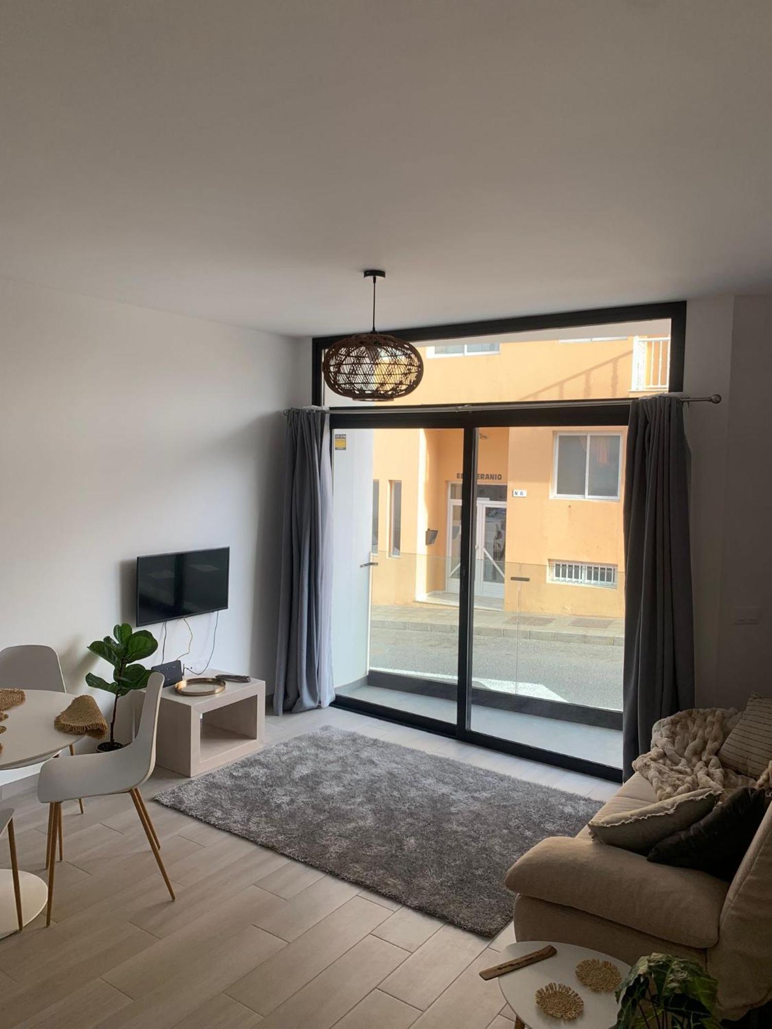 Lunacove Apartment *