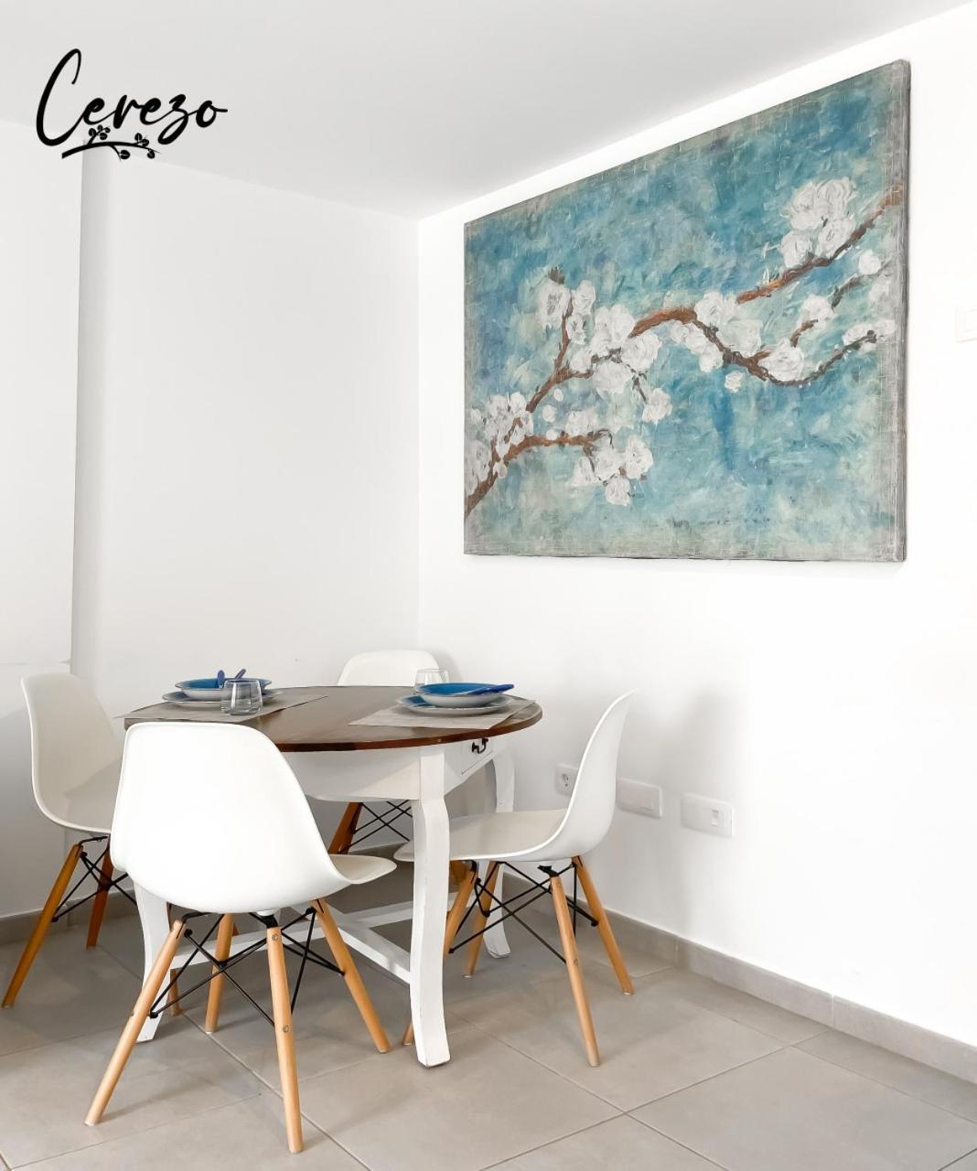 B-rent Sun Cerezo Pool Apartment *