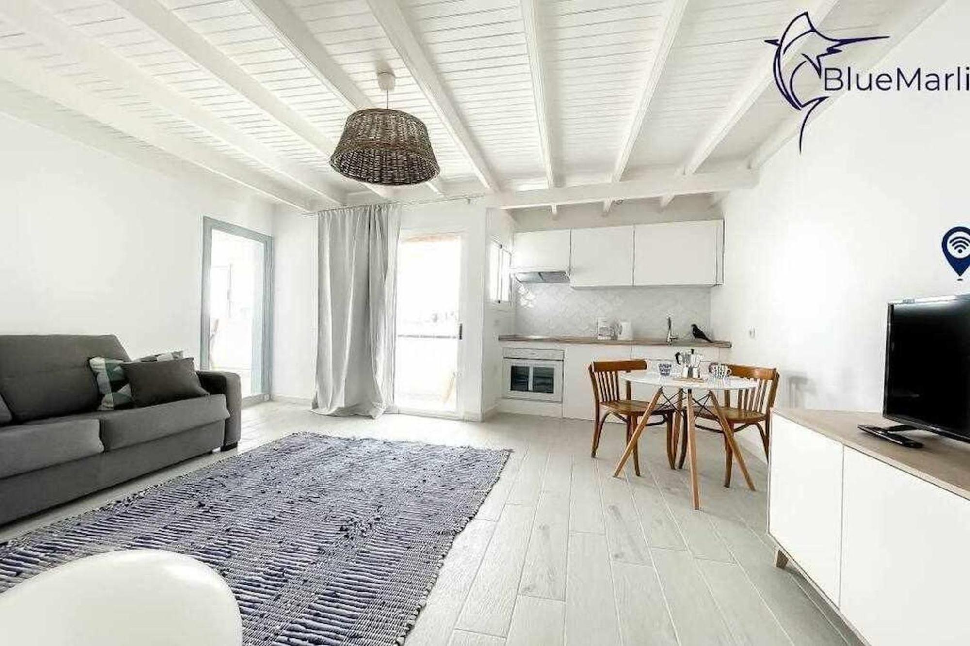 B-rent Bluemarlin Boutique Sea View Apartment *
