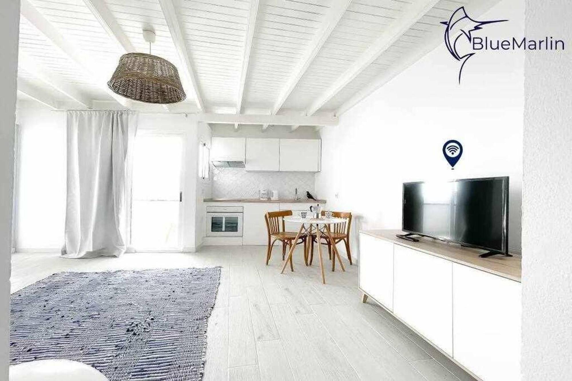 B-rent Bluemarlin Boutique Sea View Apartment
