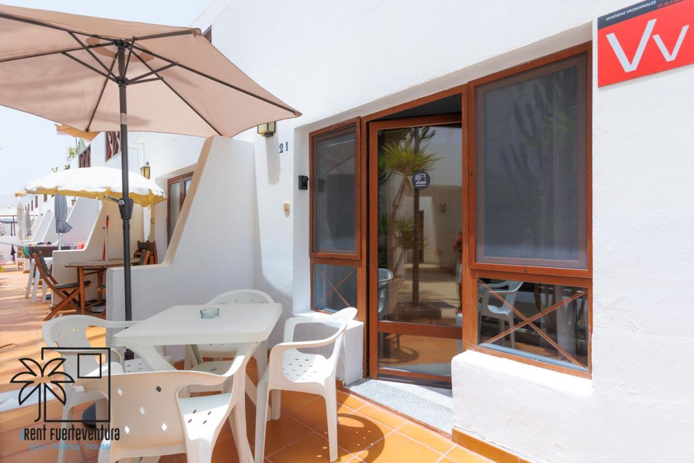 21 Ineika Irent Fuerteventura Corralejo