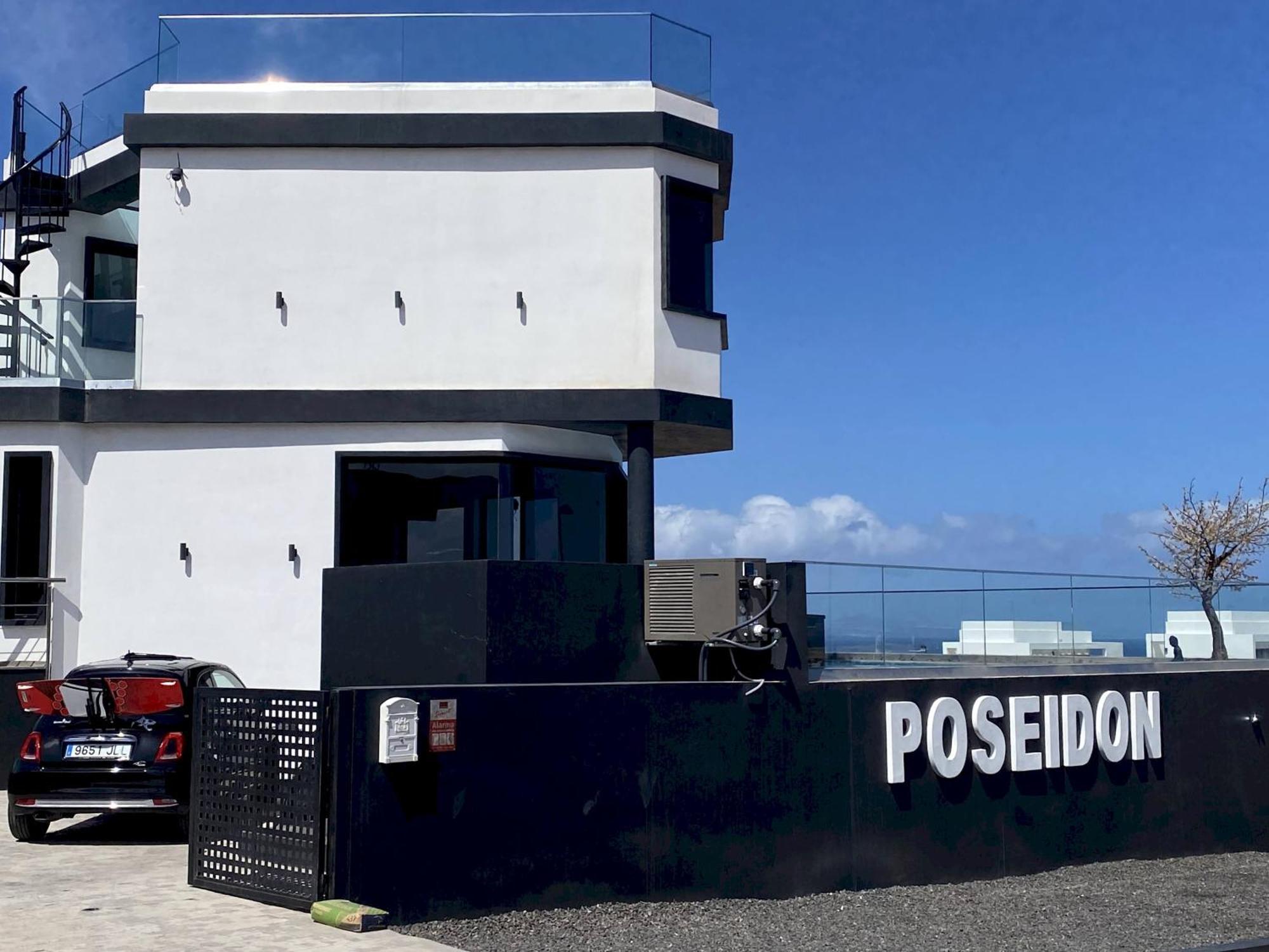 Villa Poseidon With Private Heated Pool, Sauna And Stunning Volcano Views By Amazzzing Travel