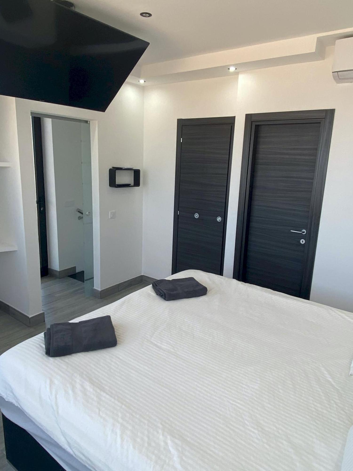 Poseidon With Private Heated Pool, Sauna And Stunning Volcano Views By Amazzzing Travel Villa Corralejo