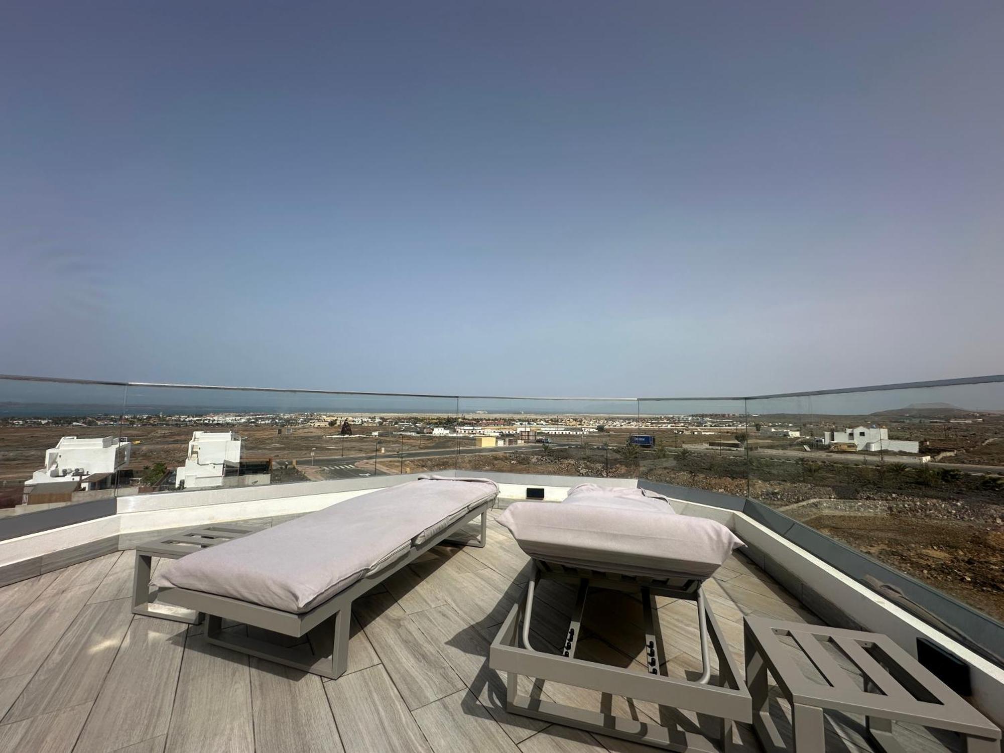 Poseidon With Private Heated Pool, Sauna And Stunning Volcano Views By Amazzzing Travel Villa