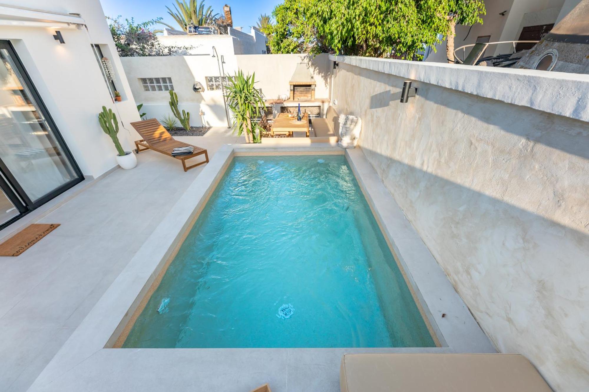 Urban Chill Private Pool By Holidays Apartment *