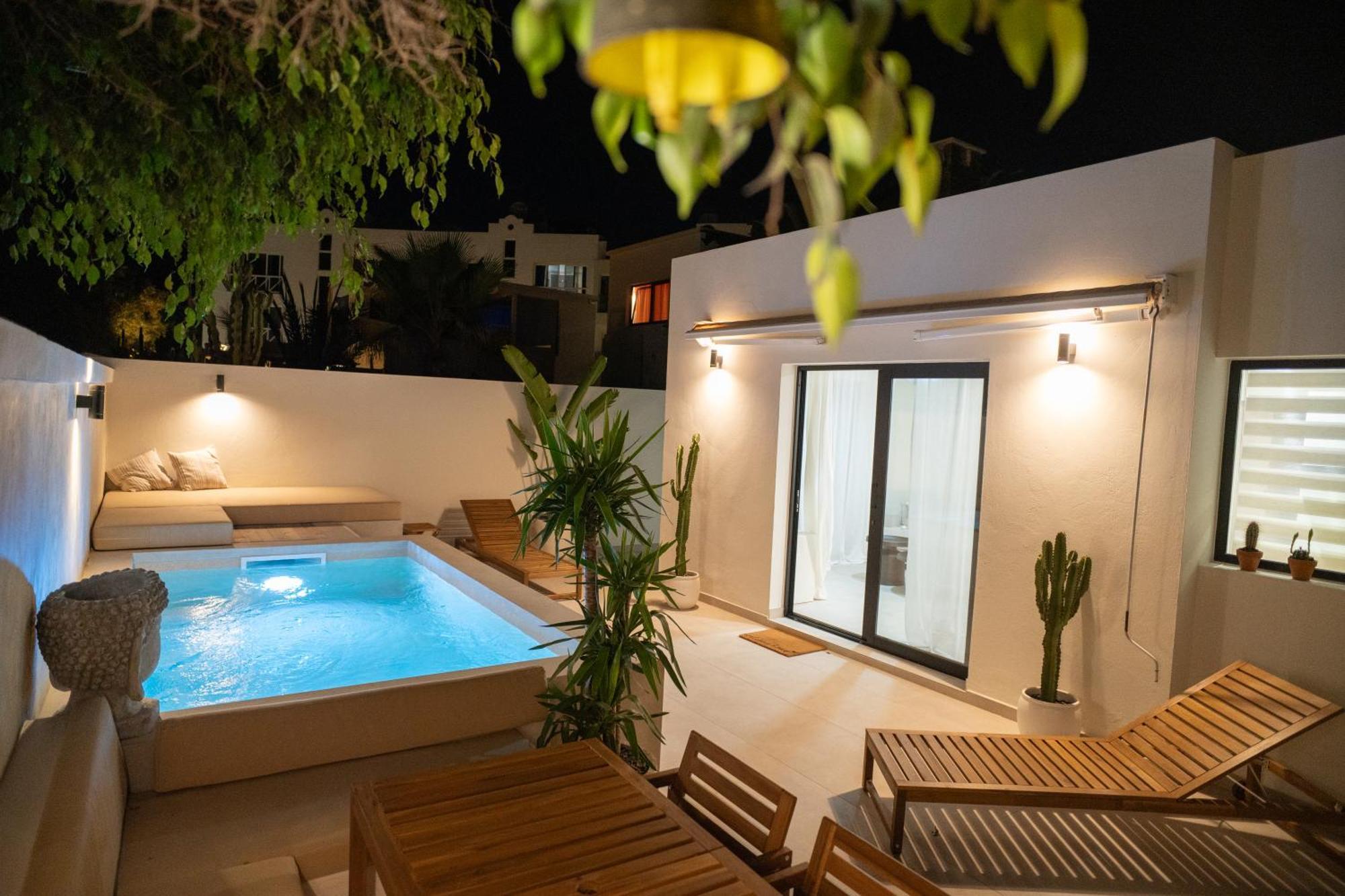 Urban Chill Private Pool By Holidays *