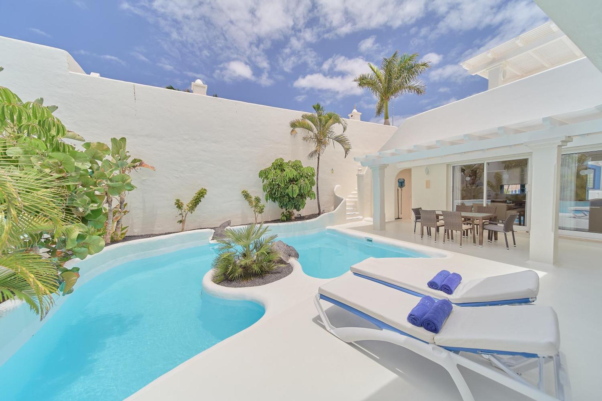 Katis Boutique In Bahiazul Corralejo