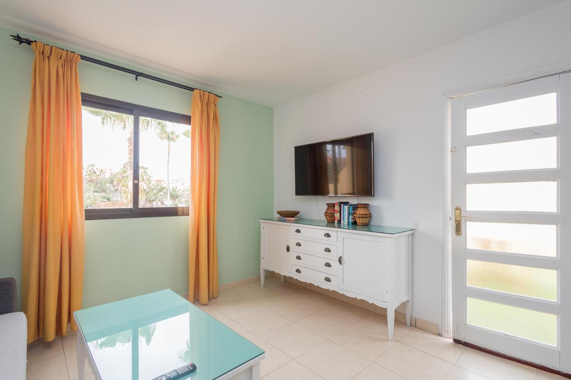Oasis Royal 14 Vista Piscina By Lightbooking Apartamento *