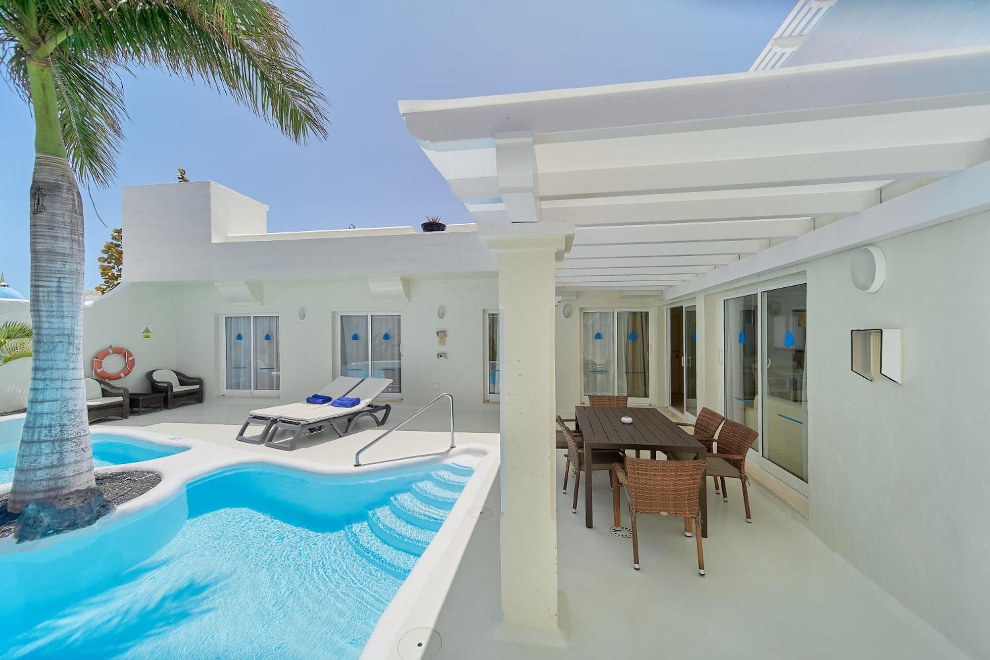 Katis Boutique In Bahiazul Corralejo