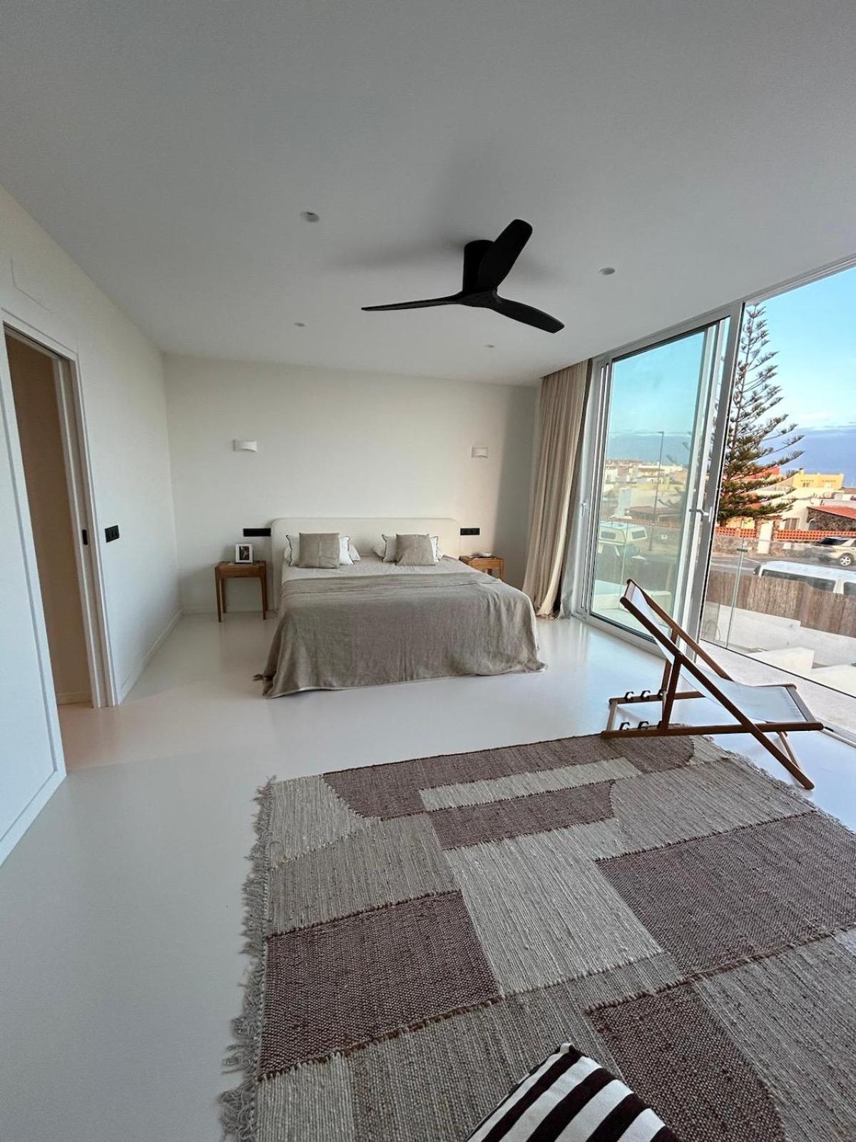 Casa Damar With Sea View & Heated Pool Villa