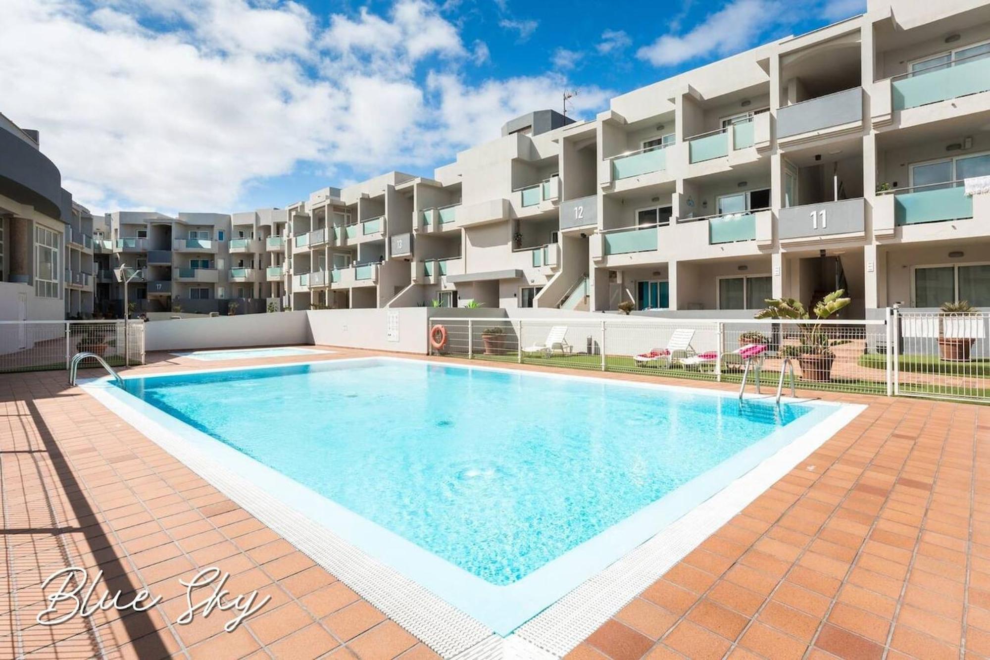 Sun 335 Blue Sky By Rentalfue Apartment