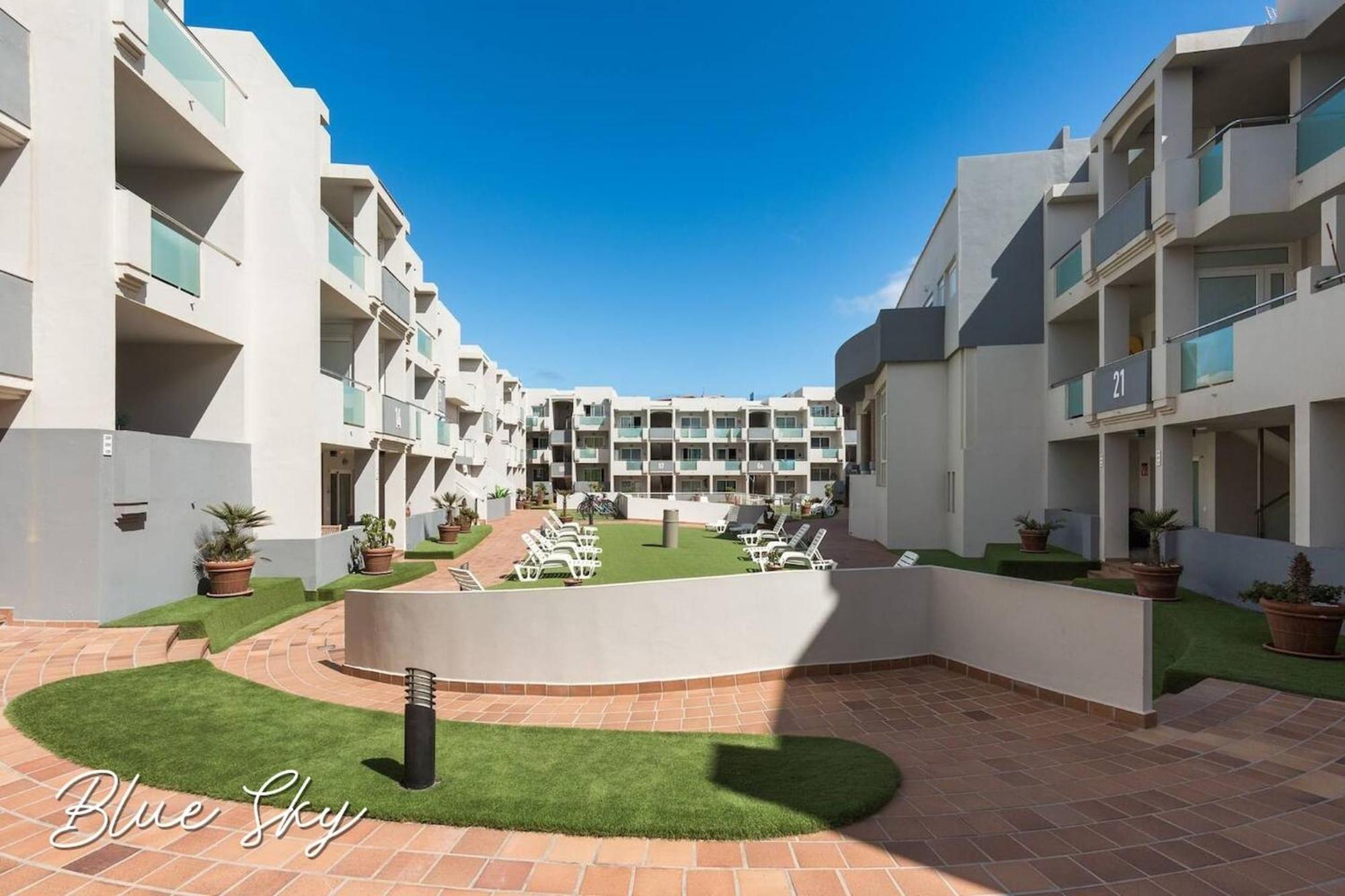 Apartment Sun 335 Blue Sky By Rentalfue