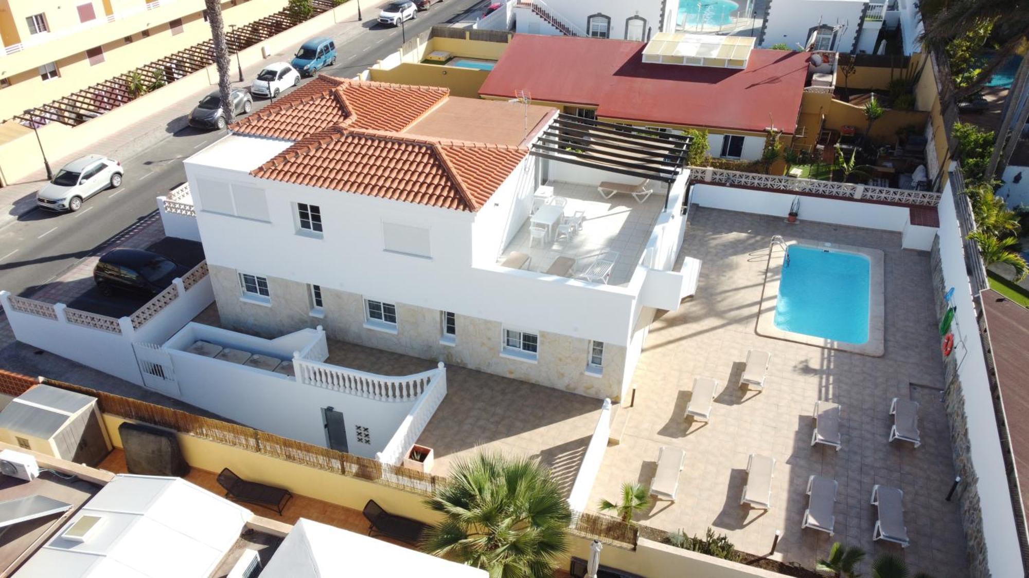 Residencia Lena Apartment