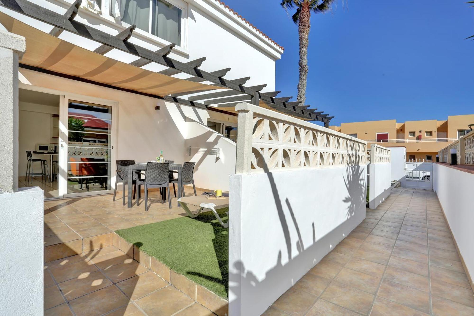 Residencia Lena Apartment *