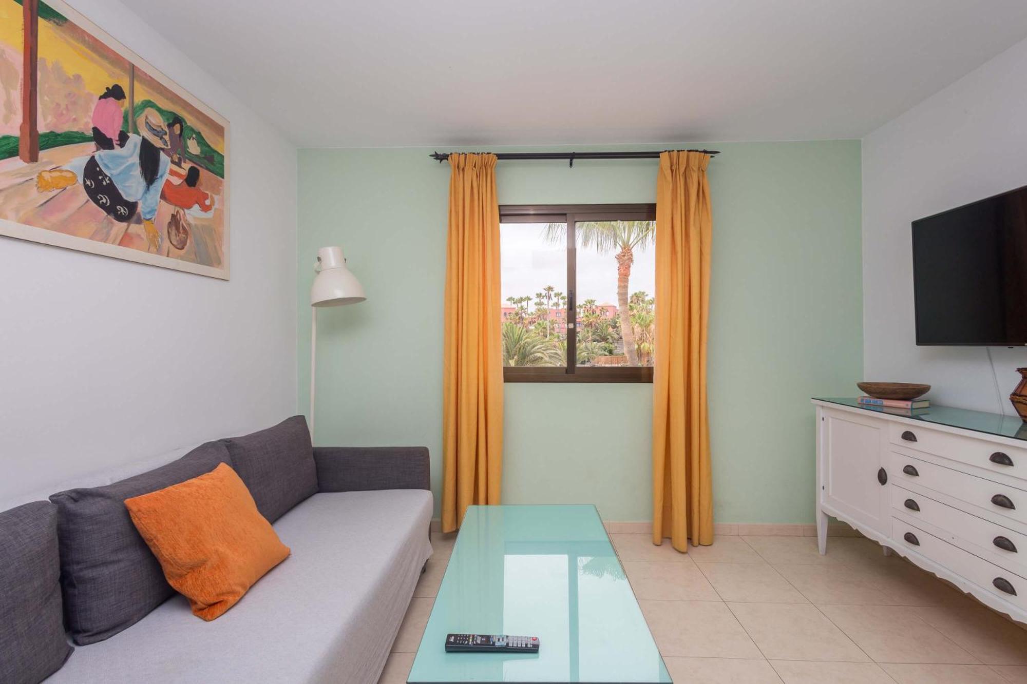Oasis Royal 14 Vista Piscina By Lightbooking *