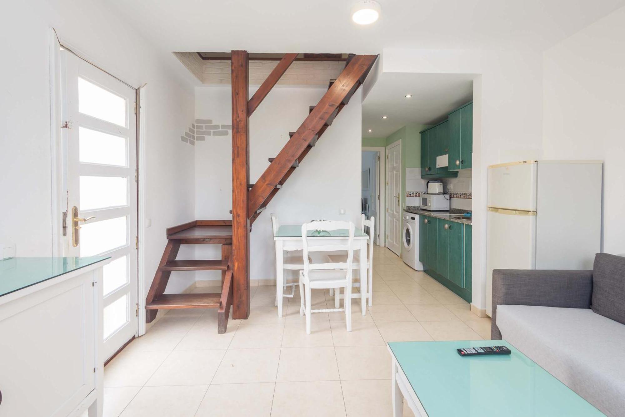 Oasis Royal 14 Vista Piscina By Lightbooking *