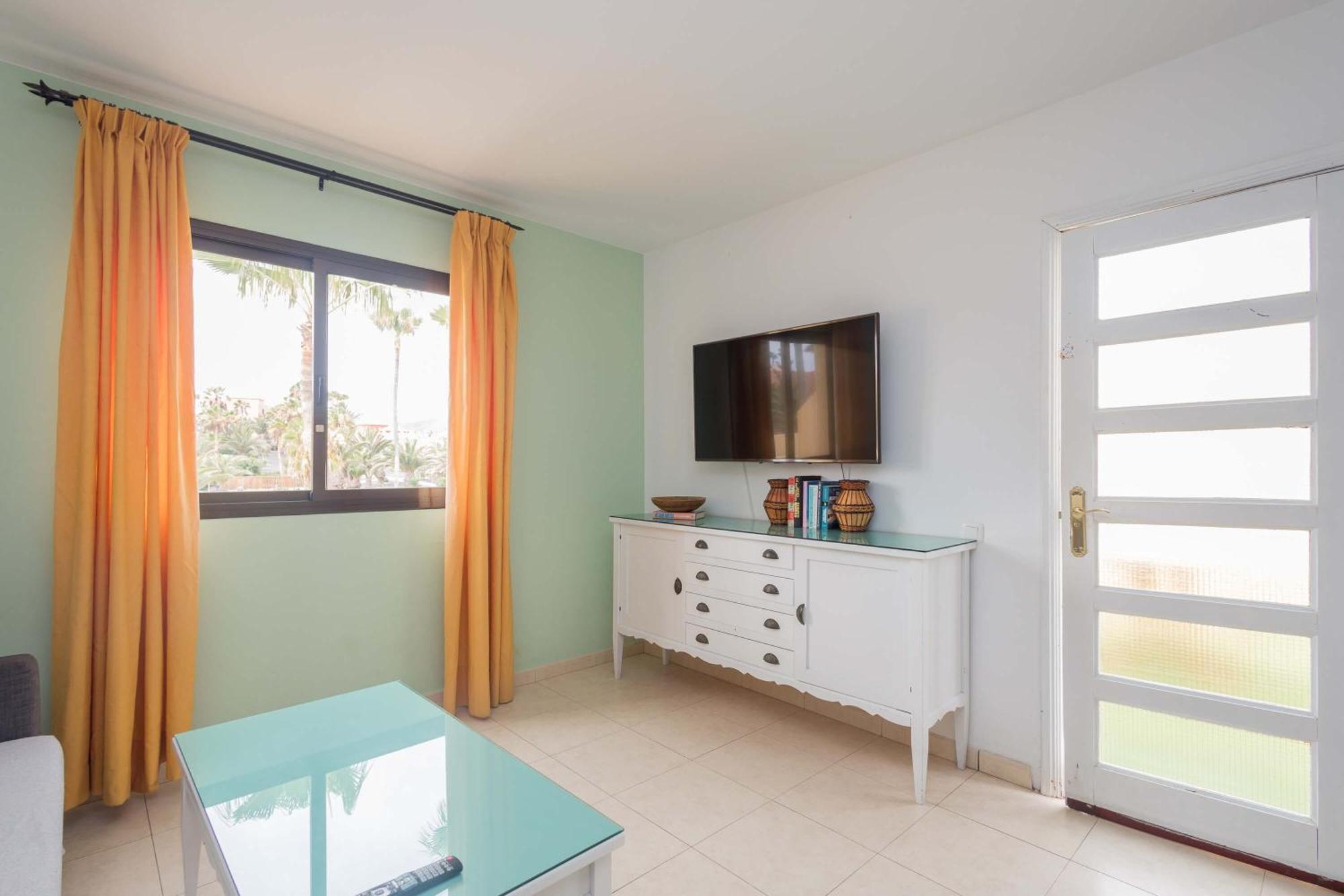 Oasis Royal 14 Vista Piscina By Lightbooking