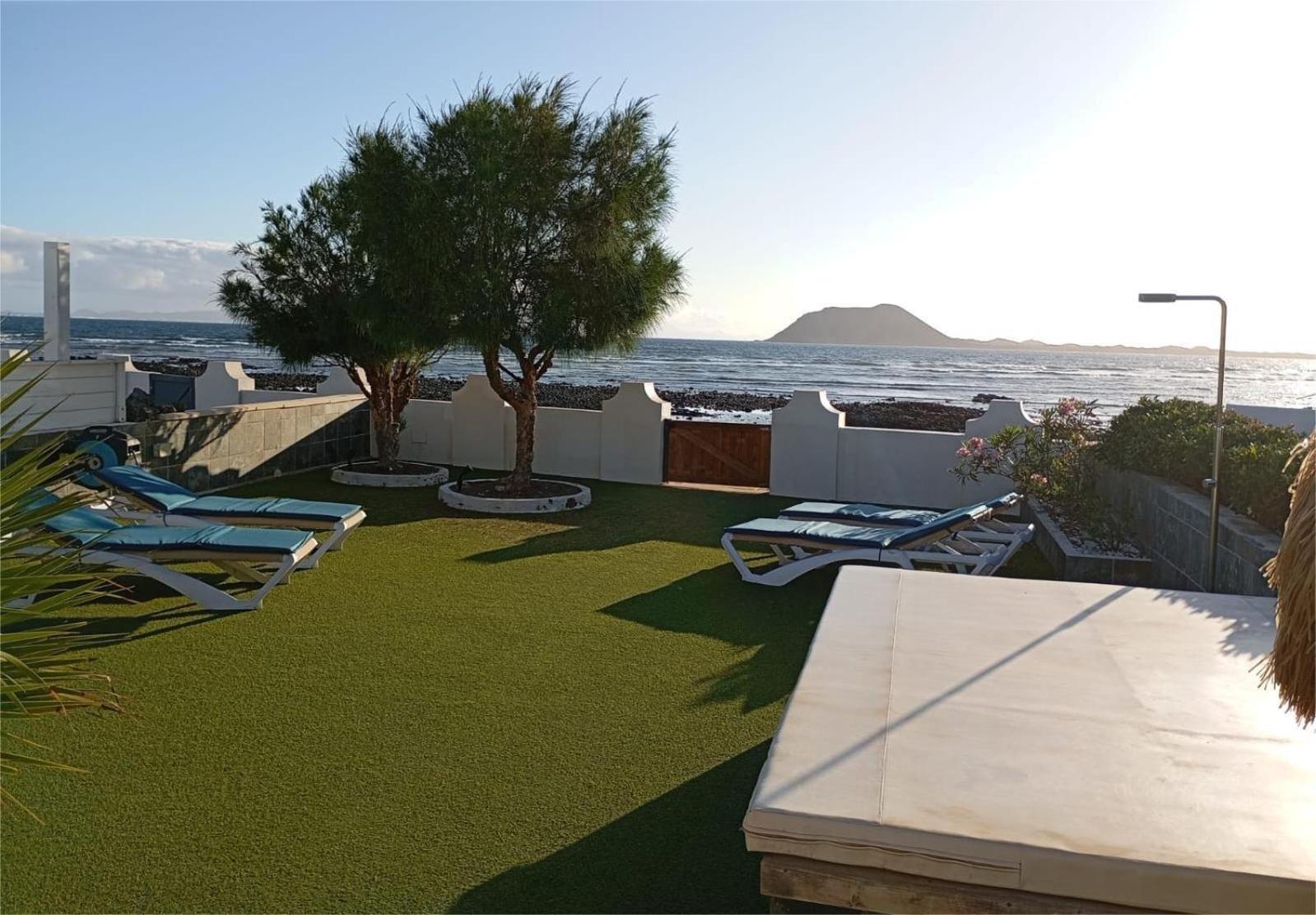 Dalia House, Frontbeach, Piscina,