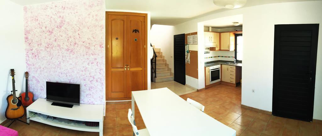 Bhavana Surf House 2*