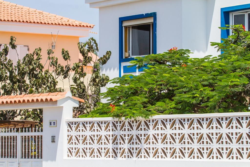 Surfhouse Guest house *