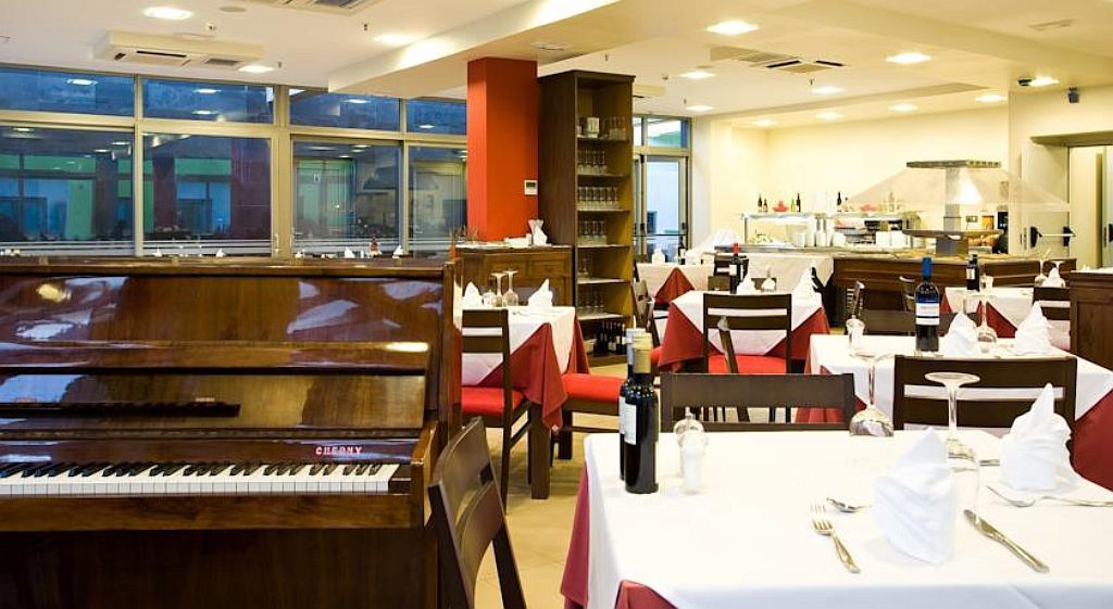 Hotel The 4*