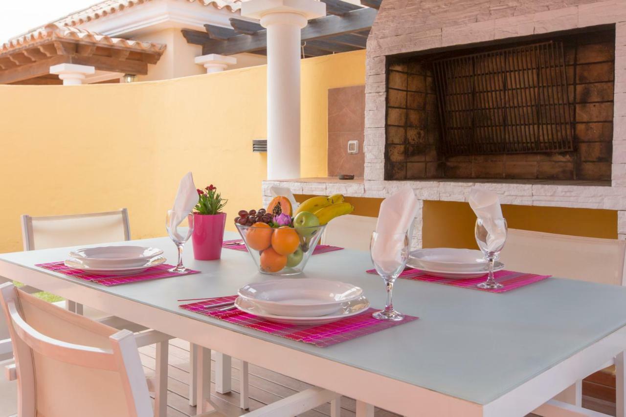 Bella Lucia 1. Piscina Climatizada, Wifi, Bbq. Villa Corralejo