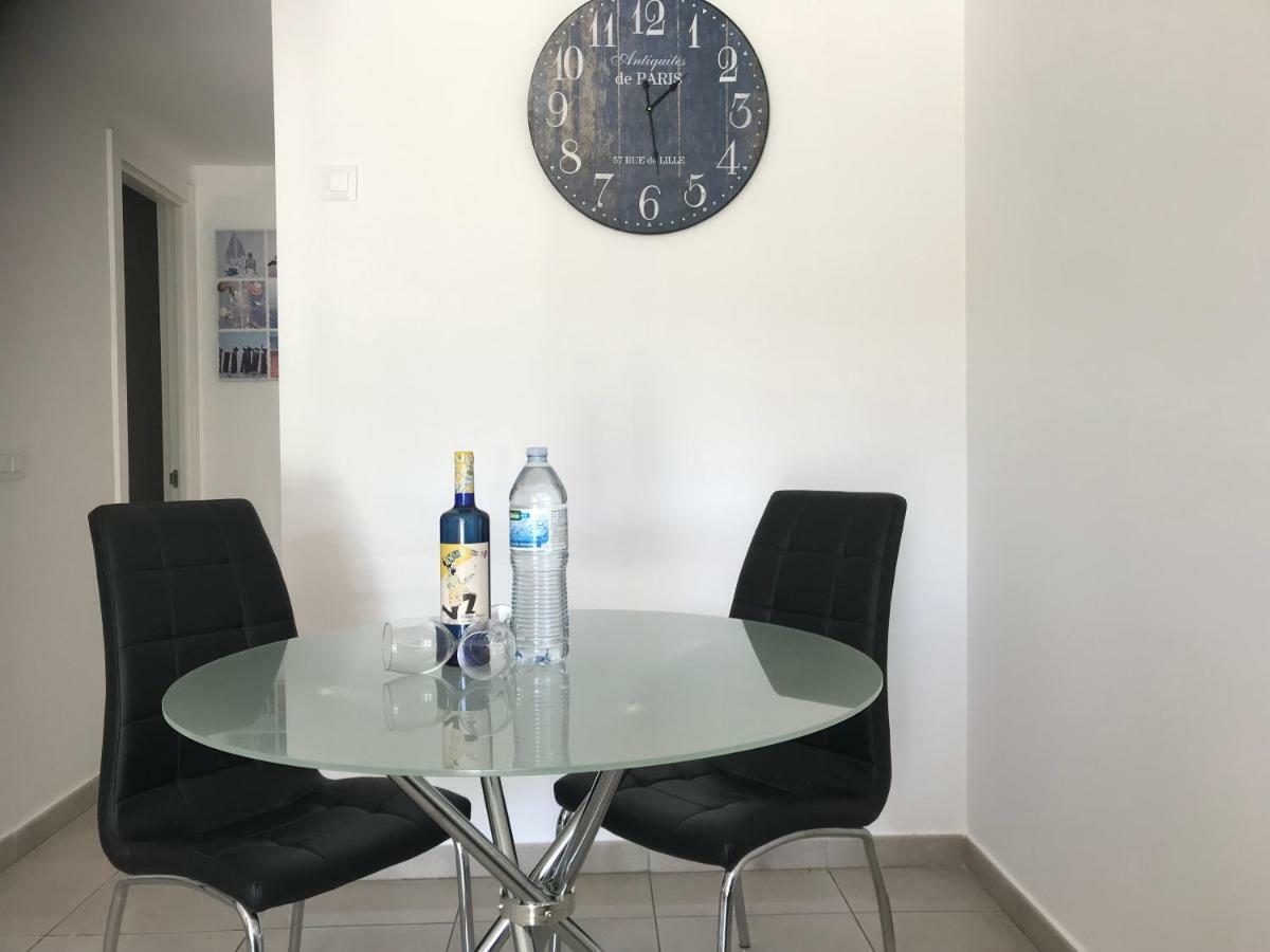 And Sunny Apartment