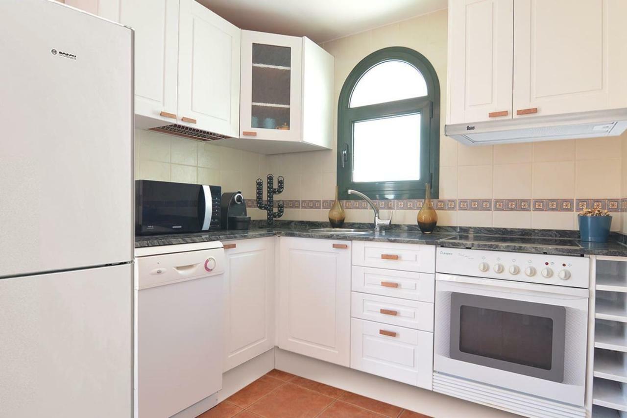 Villa Olympia House Lovely, Close To Town And Beaches With Private Pool & Fast Wifi