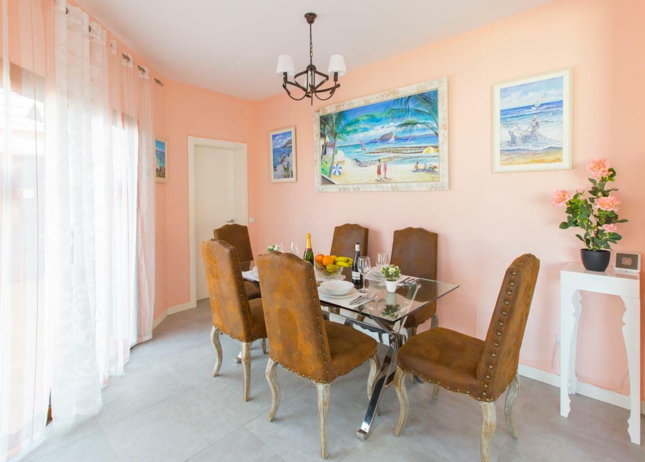 Bella Lucia 3. Piscina Climatizada, Wifi, Bbq. Holiday home *