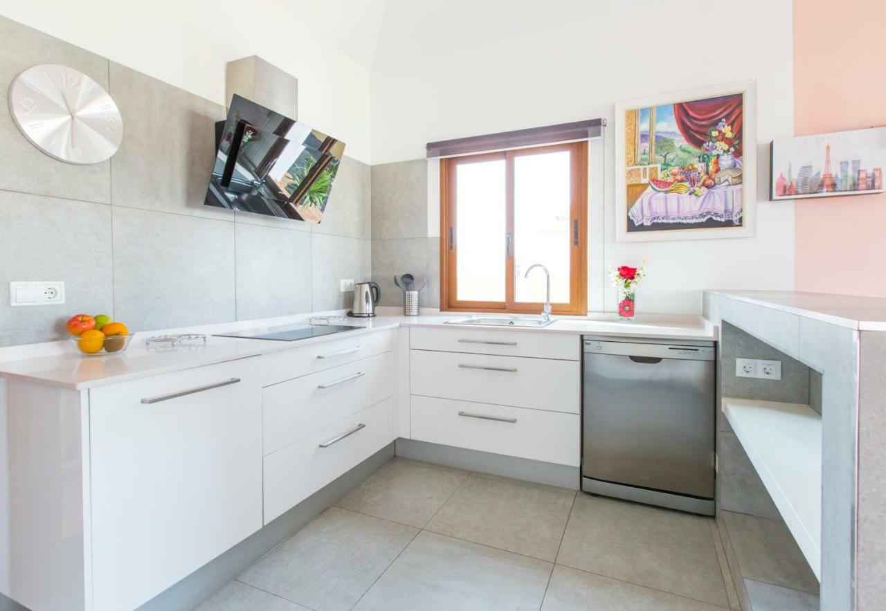 Bella Lucia 3. Piscina Climatizada, Wifi, Bbq. Holiday home